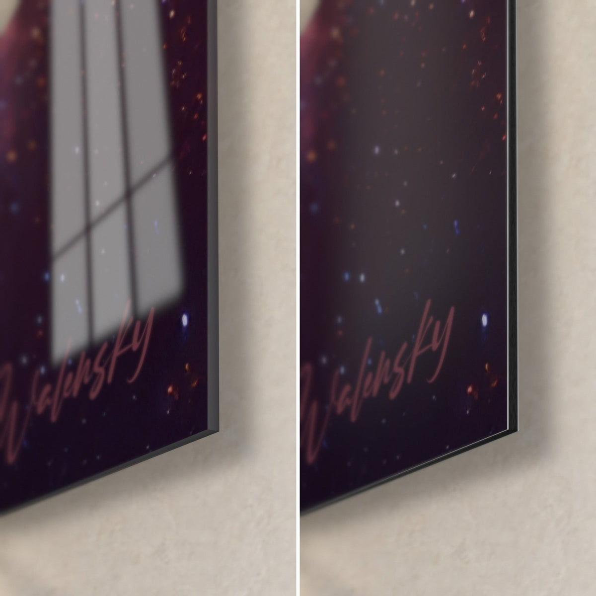 Gemälde Sternenlandschaft, untere rechte Ecke, rosa Signatur, purpurne Sternpunkte, glänzendes Glas und mattes Dibond-Aluminium