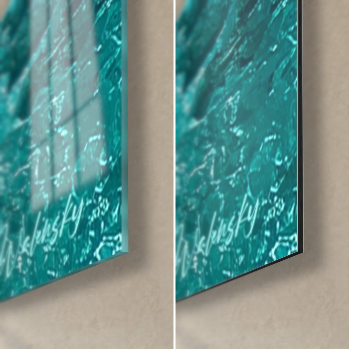 Gemälde geheimer Strand in Türkis und ockerfarbenem Sand, untere rechte Ecke: glänzendes Acrylglas links, matter Dibond rechts