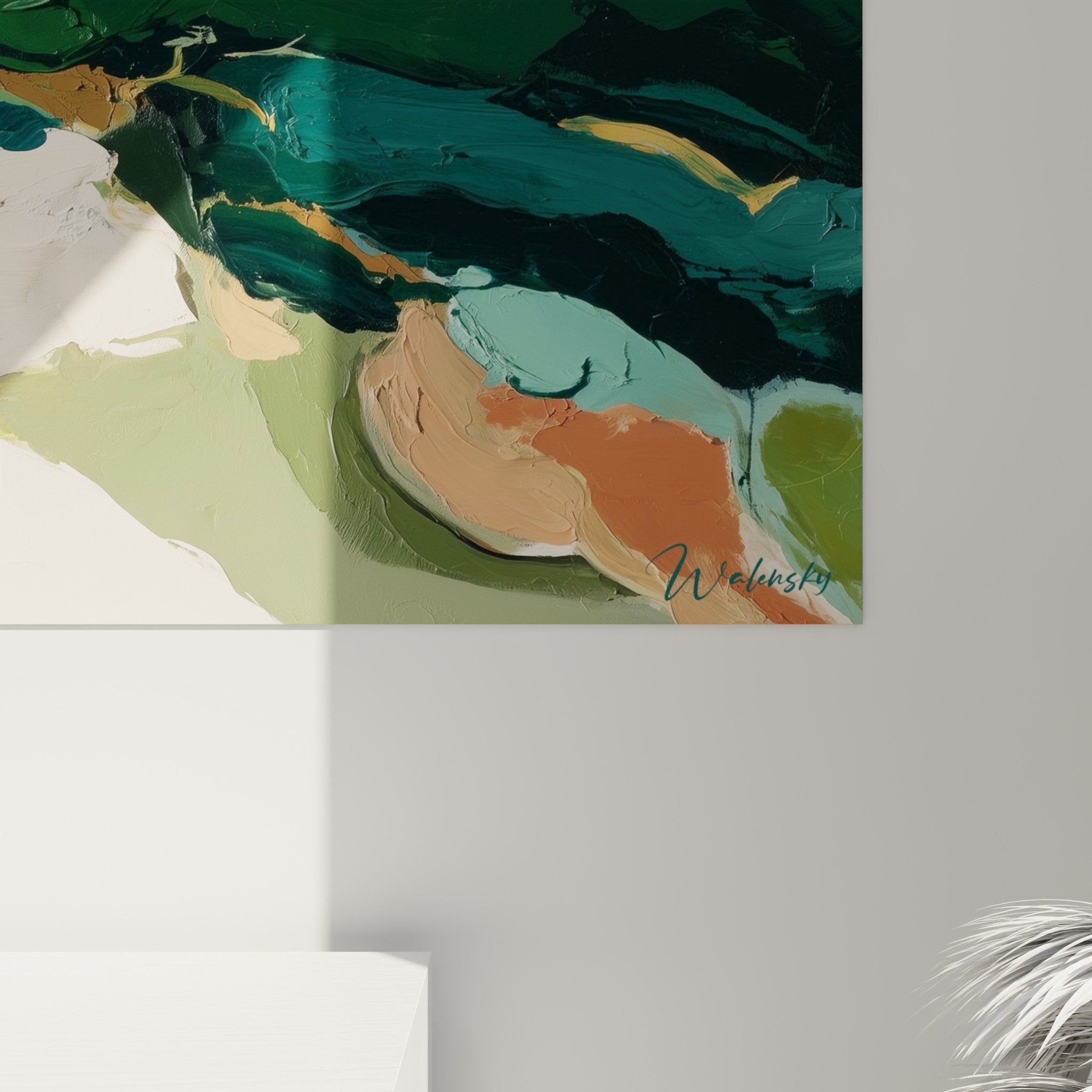 Vue d'ensemble du tableau abstrait Feng shui Est Bois aux teintes vegetales dans un interieur contemporain