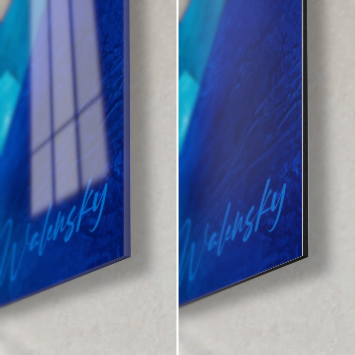 Schilderij geometrische vormen in koningsblauw, rechter onderhoek: glanzend acrylglas links, mat Dibond rechts, rand van 3 mm