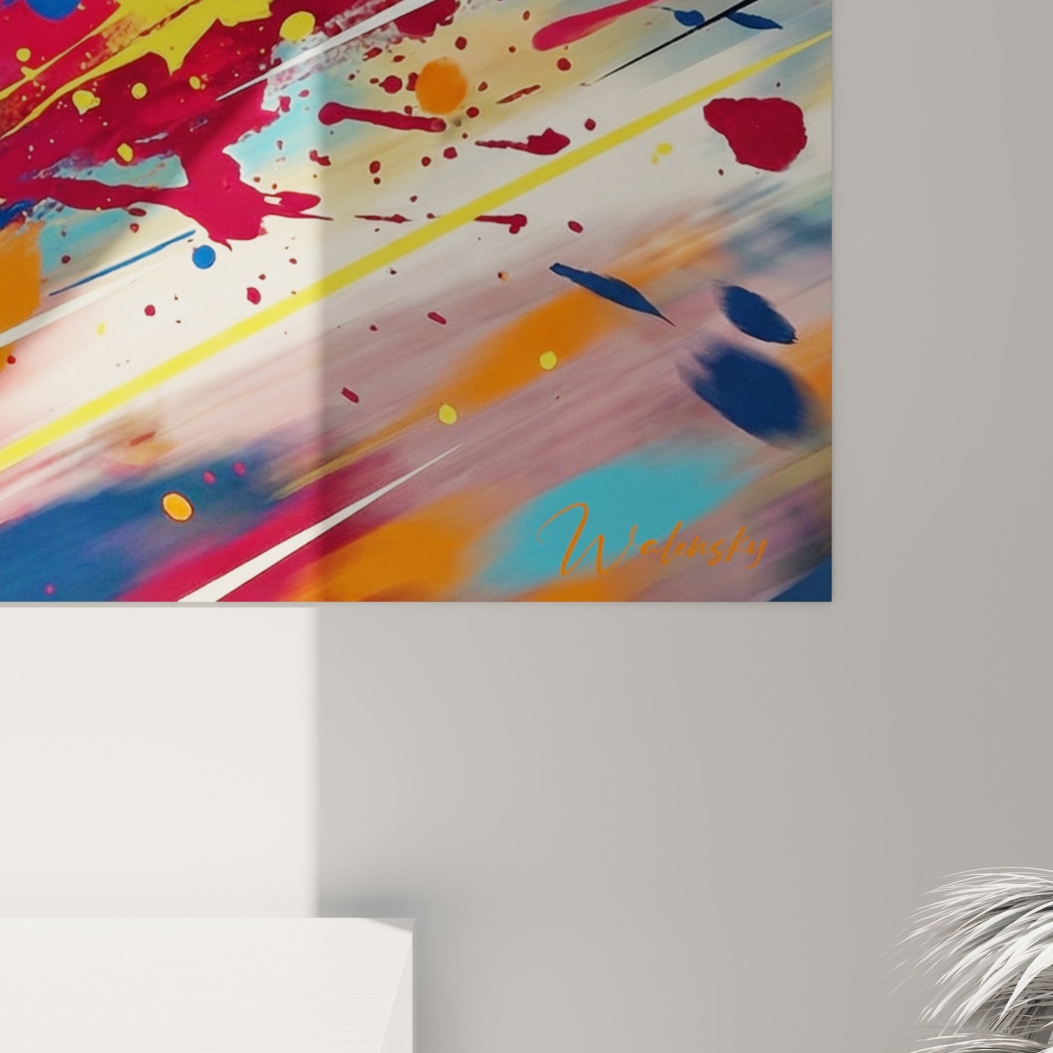Vue ensemble tableau hamster explosion couleurs decoration interieur moderne mur blanc