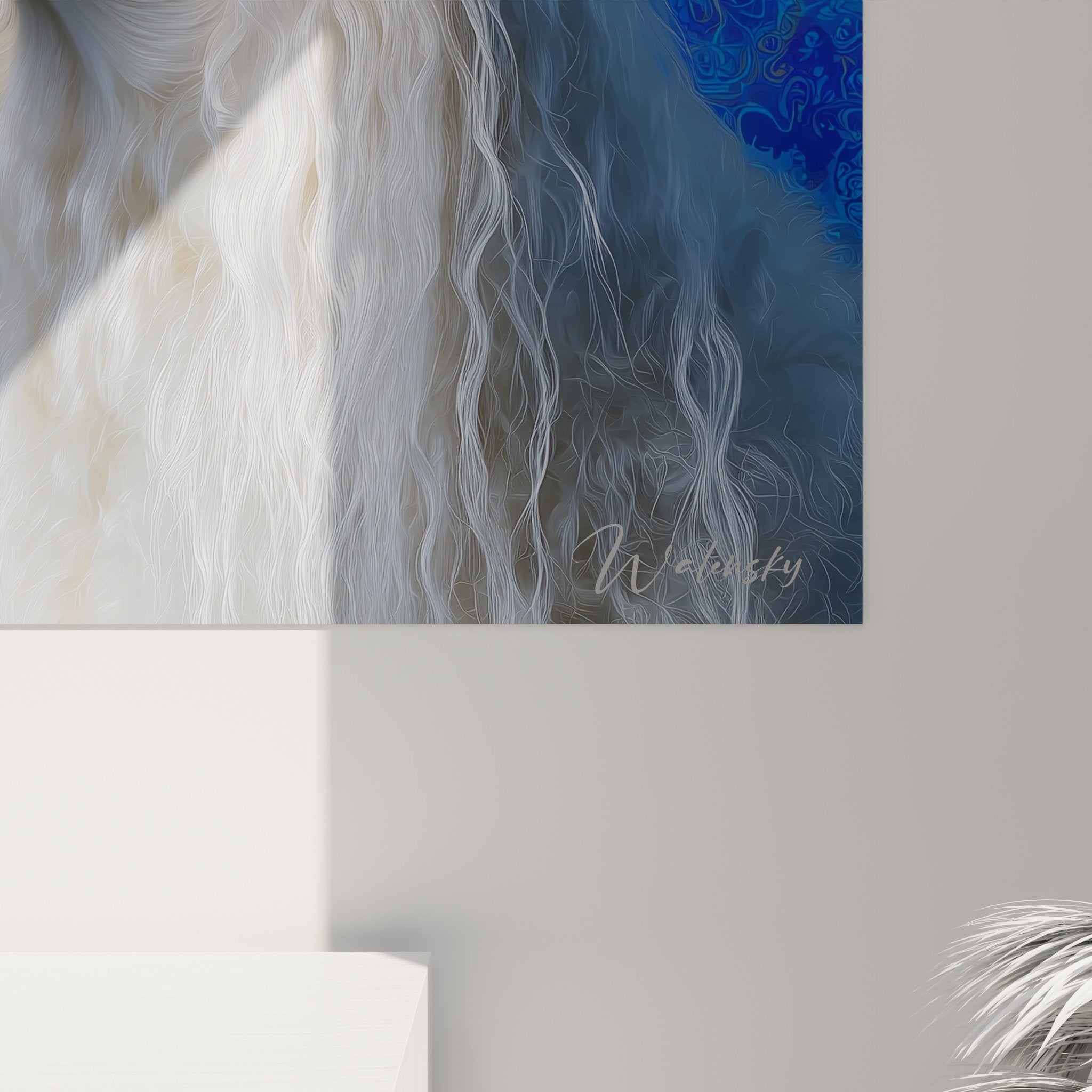 Vue d'ensemble du tableau lévrier blanc fond bleu paisley présenté dans intérieur élégant et lumineux