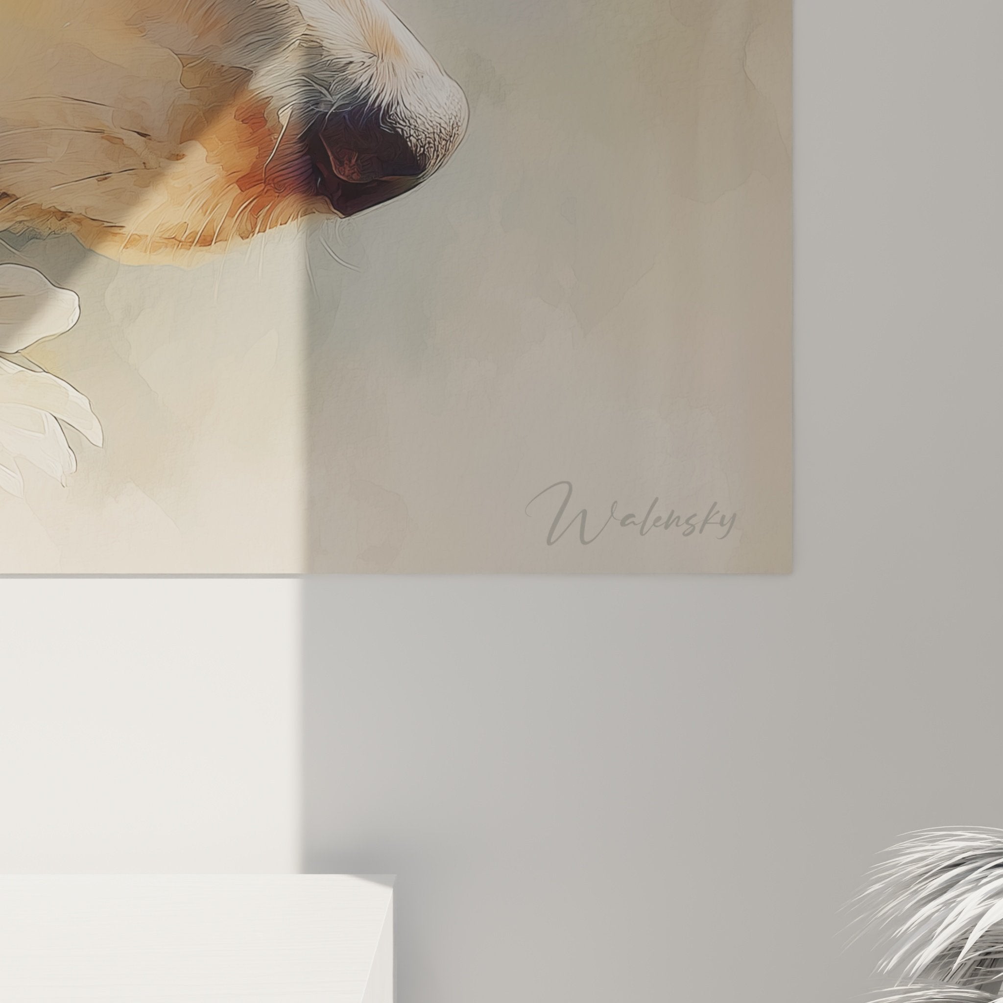 Vue d'ensemble tableau lévrier afghan tons dorés dans salon élégant avec murs clairs et mobilier naturel