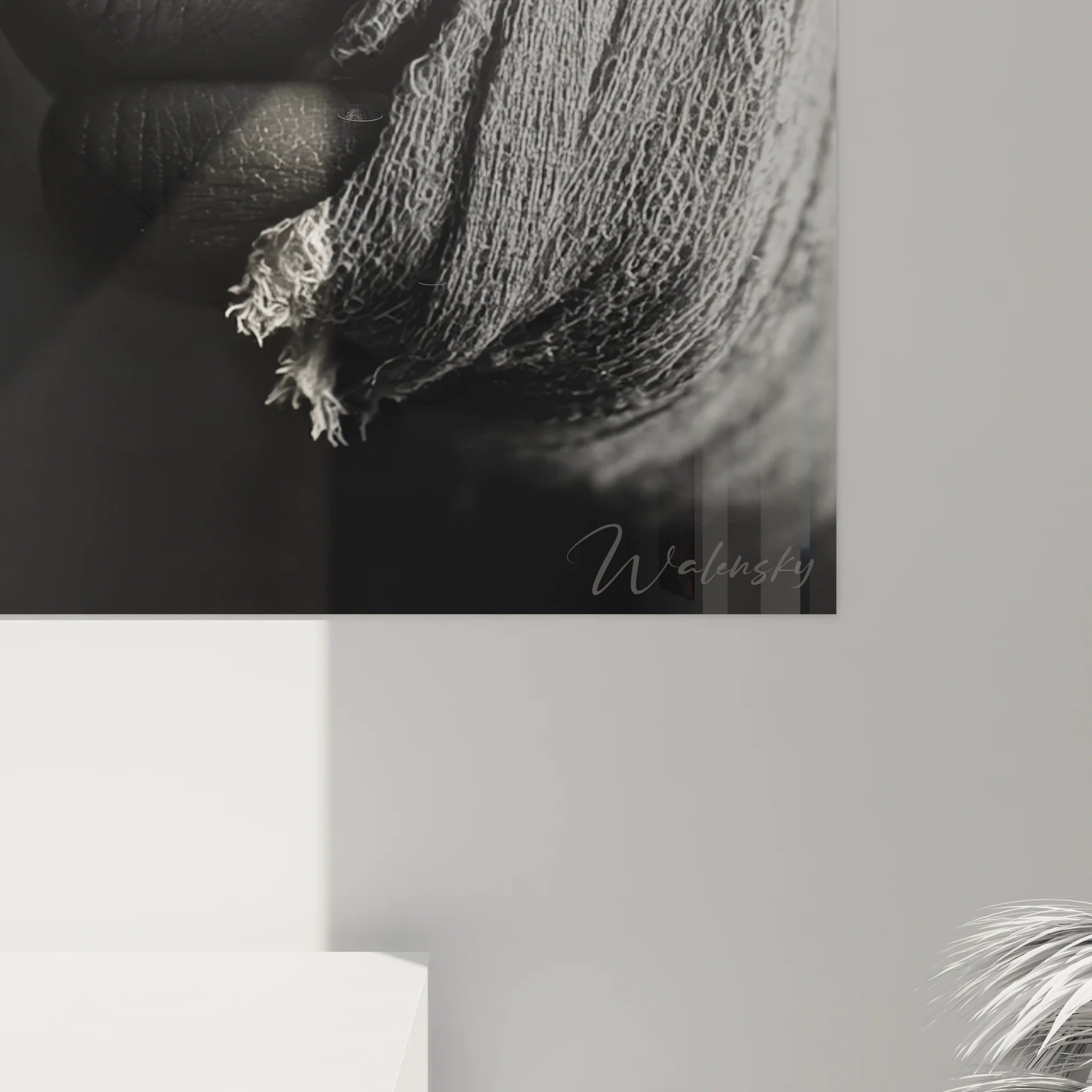 Vue ensemble tableau mains vintage noir et blanc décoration murale élégante