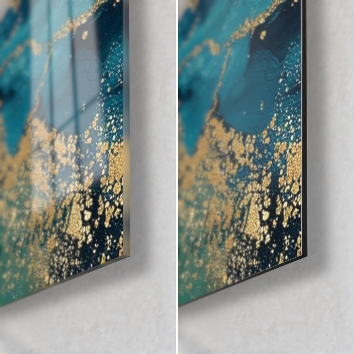 Schilderij met abstract turquoise marmer, goudglitter op nachtblauw, rechtsonder: glanzend glas links, mat Dibond rechts