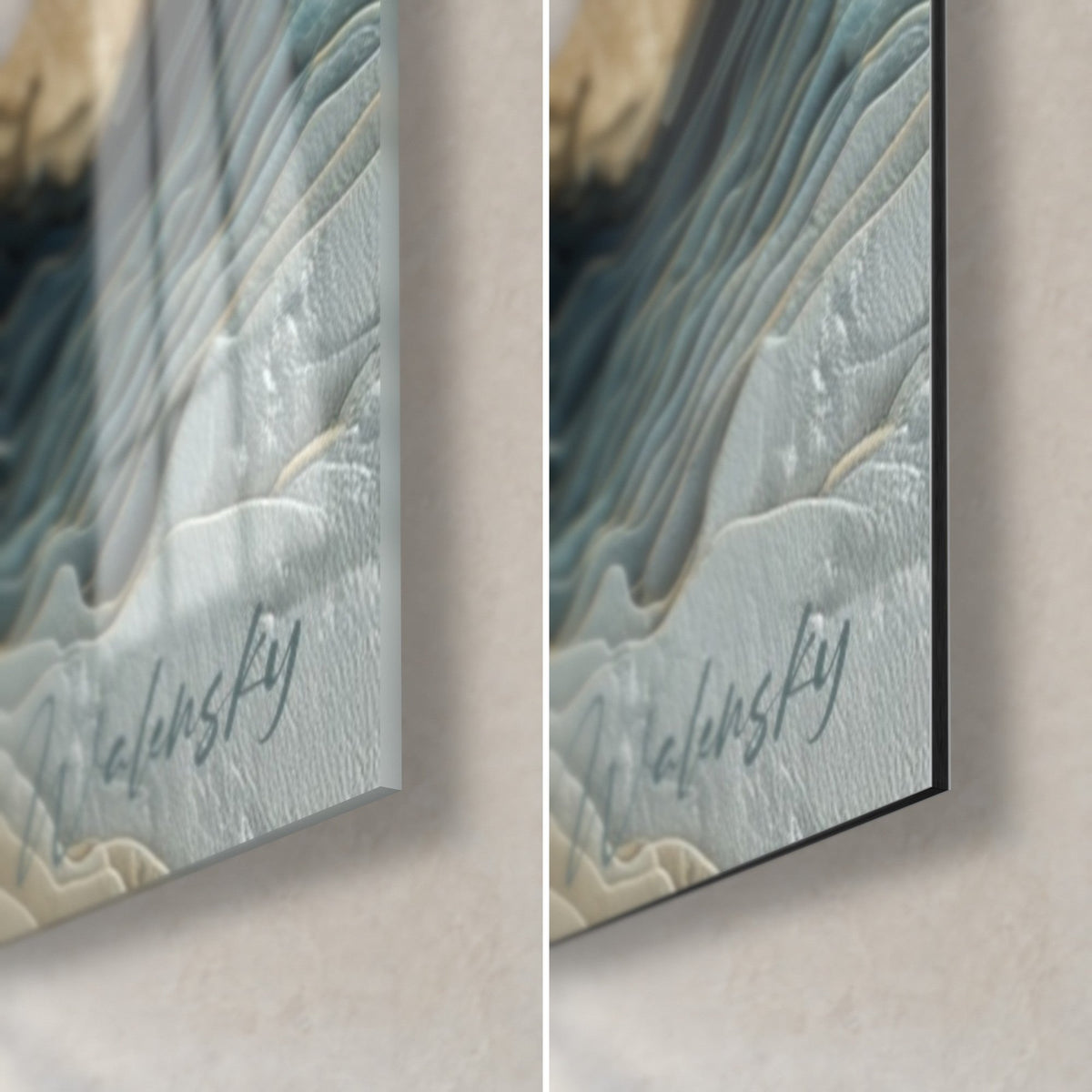 Tableau marbre abstrait bleu glacier et beige, coin bas droit, verre brillant avec reflets à gauche, Dibond mat à droite, tranche de 3 mm