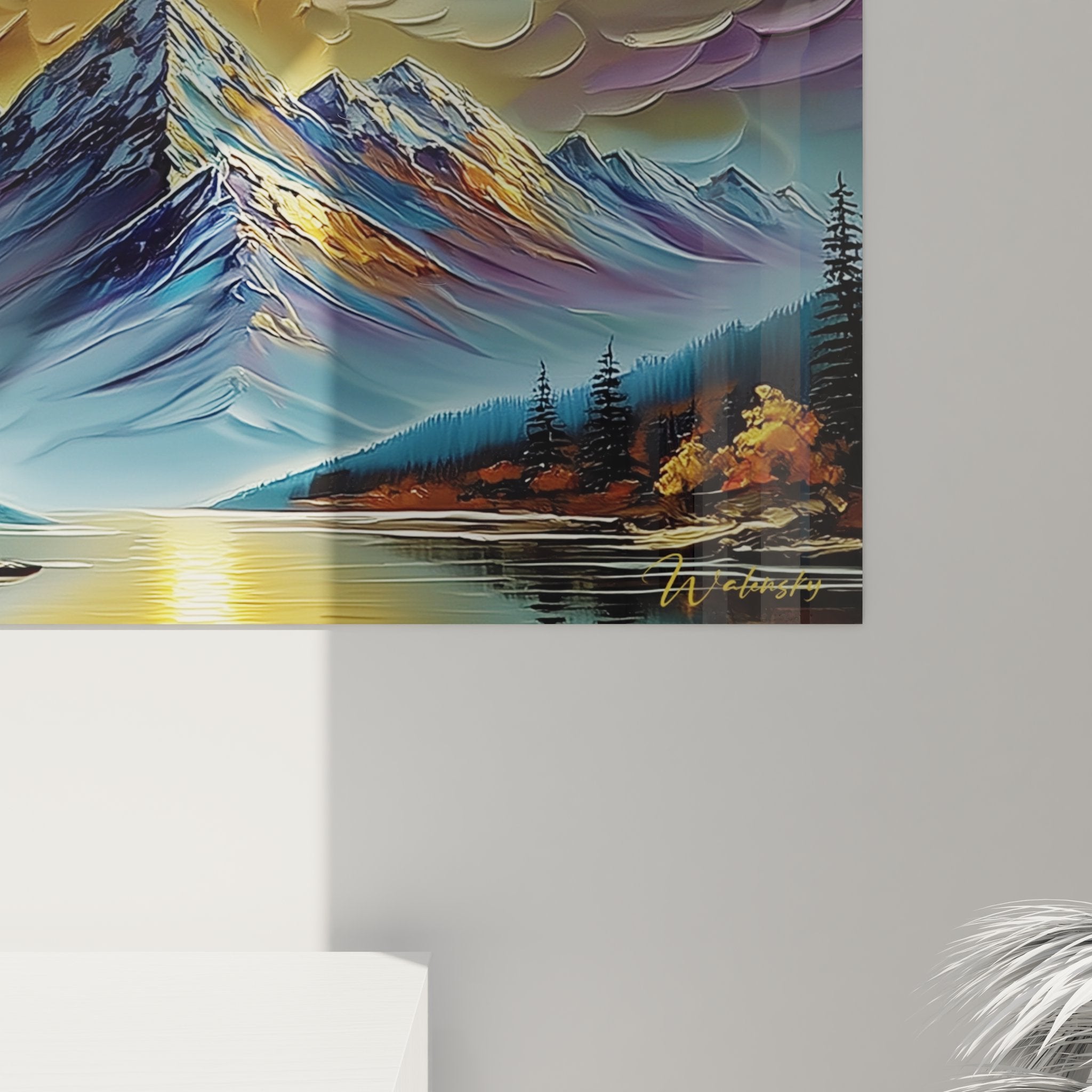 Vue ensemble tableau mural montagne tempête nuageuse dorée dans intérieur contemporain