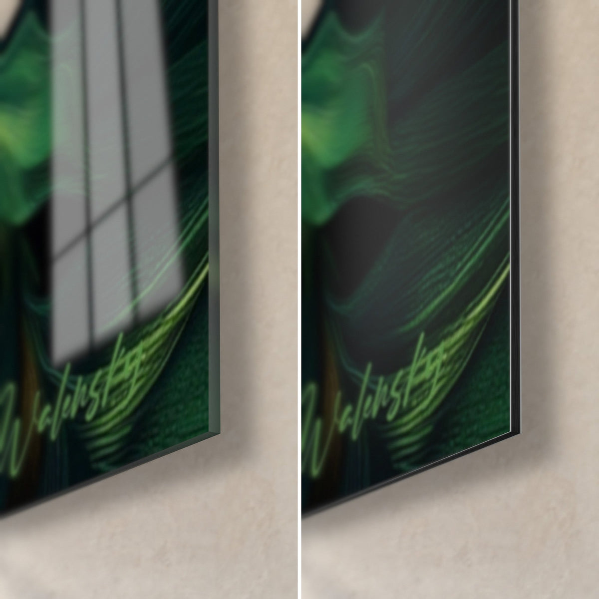 Tableau fleur dorée à pétales orangés, coin bas droit : verre acrylique brillant aux reflets, alu Dibond mat vert sombre, tranche 3 mm