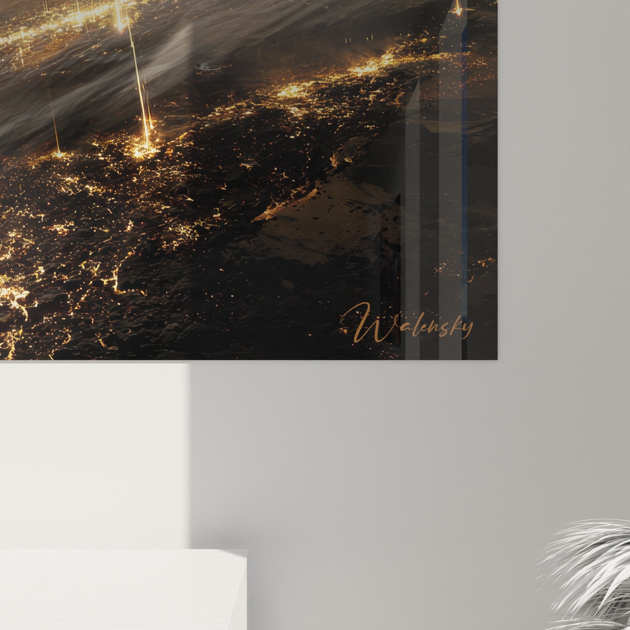 Vue ensemble tableau mural galaxie spirale dorée installation décoration intérieure style spatial