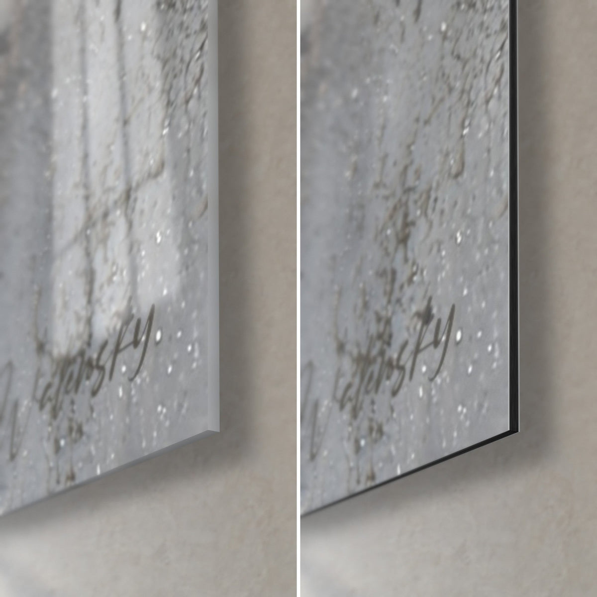 Quadro paesaggio astratto in grigio perla e bianco, angolo in basso a destra: vetro acrilico lucido a sinistra, Dibond nero opaco a destra