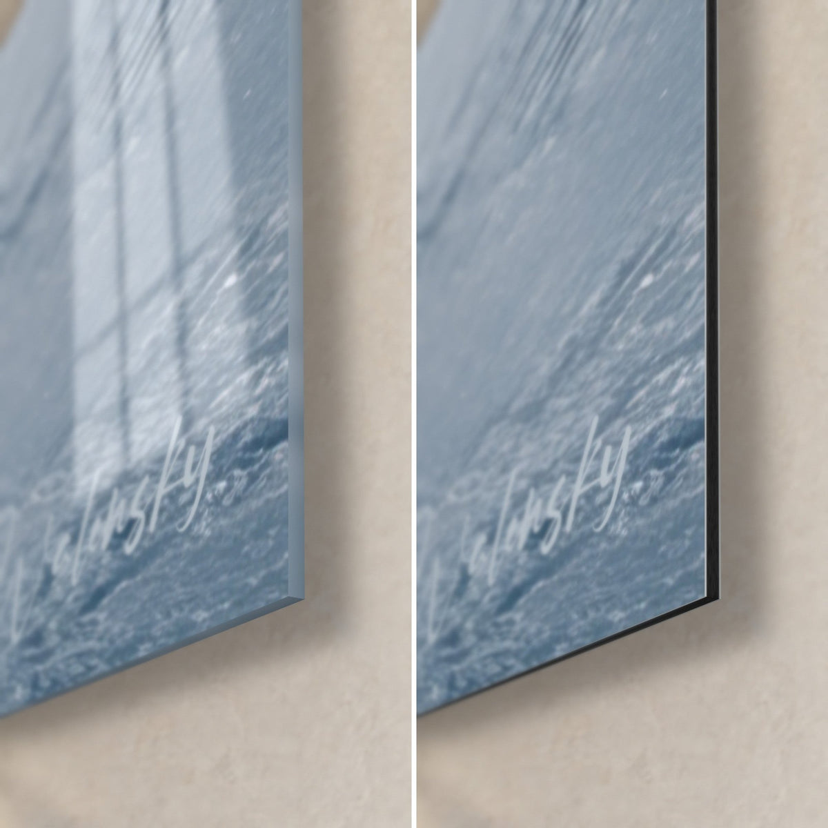 Wall art of a frosted high mountain, bottom right corner: glossy acrylic glass on the left, matte brushed Dibond aluminium on the right, 3 mm edge