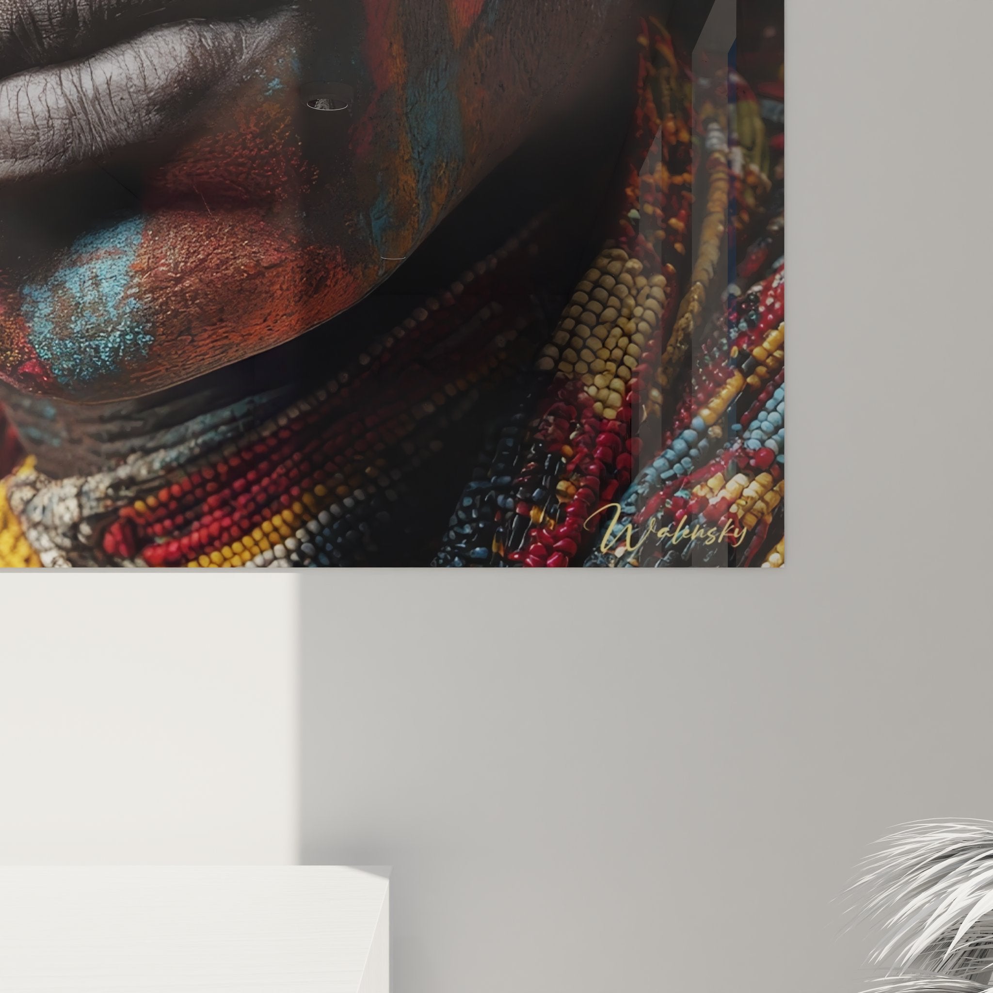 Gesamtansicht Wandgemälde Porträt afrikanische Frau Körperkunst, farbenfrohe ethnische Wanddekoration