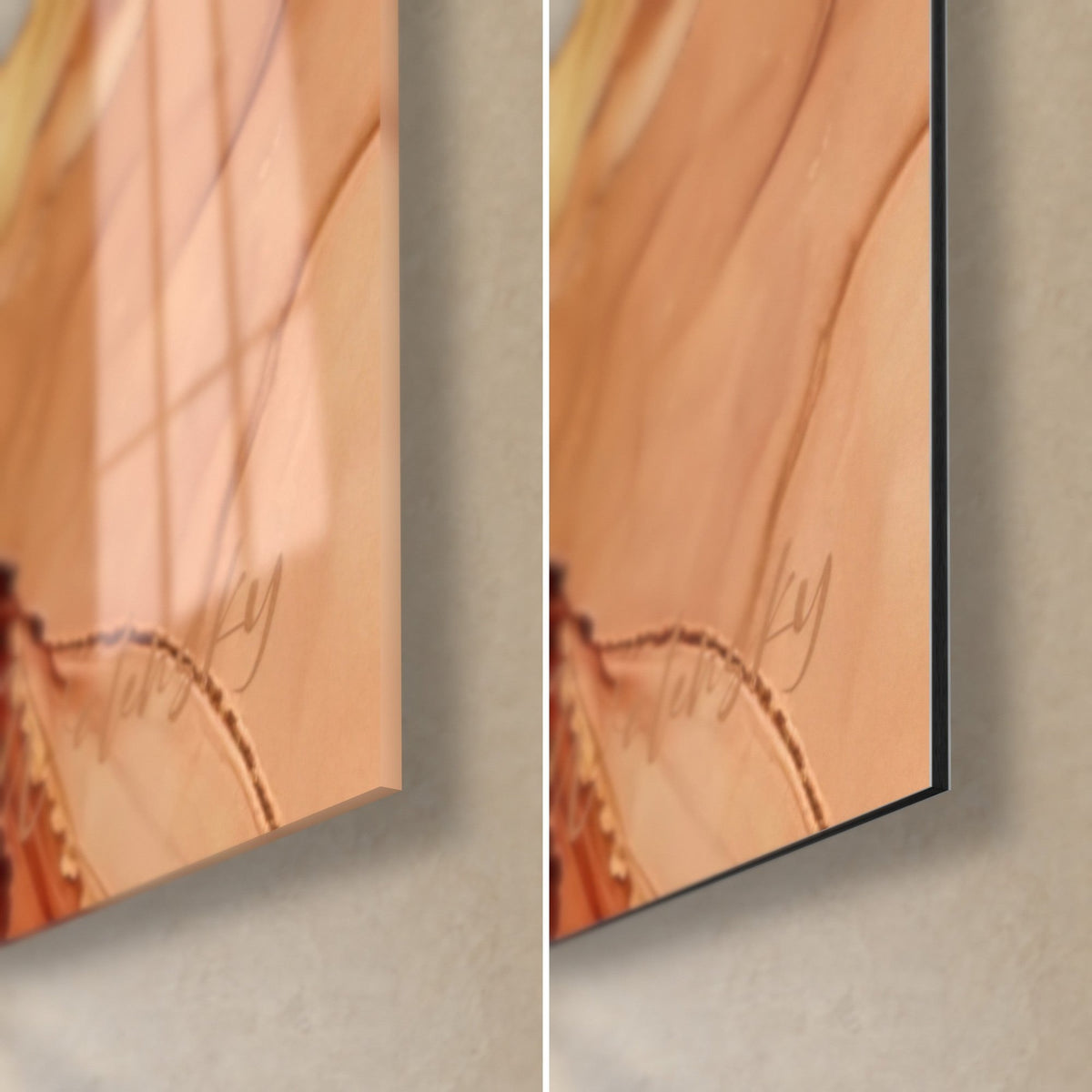 Gemälde zärtliche Meerschweinchen auf goldenem Marmor, untere rechte Ecke: glänzendes Acrylglas links, matte Dibond-Aluminium rechts, 3 mm Stärke