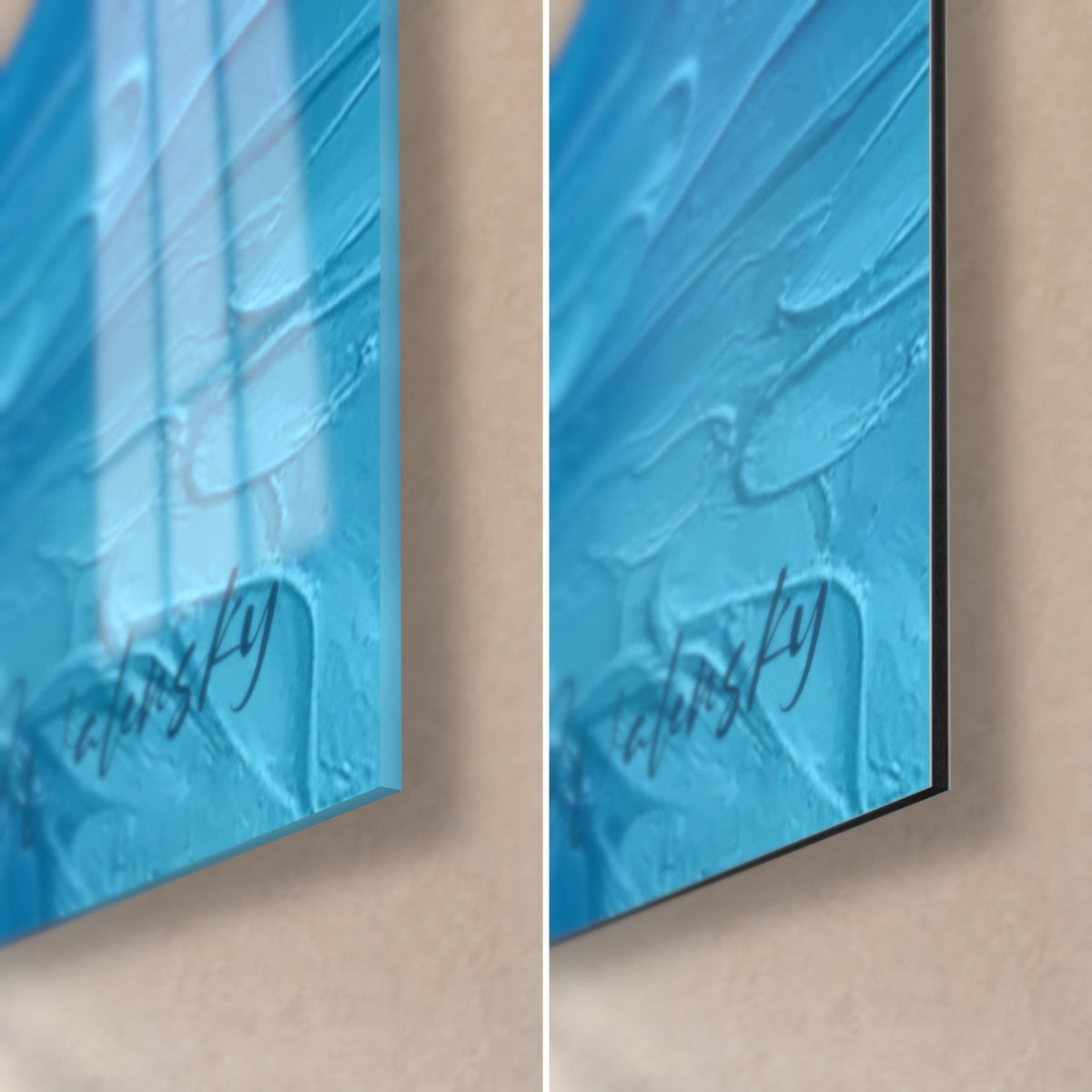 Tableau plage au sable ocre et vagues turquoise, coin bas droit : verre acrylique brillant à gauche, alu Dibond mat à droite, tranche 3 mm