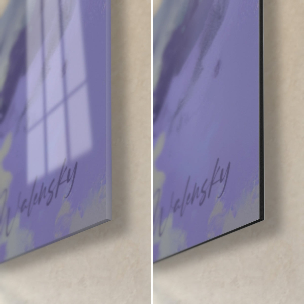 Tableau cime alpine aux touches violettes et bleues, coin bas droit : verre brillant à gauche, Dibond mat à droite, tranche de 3 mm
