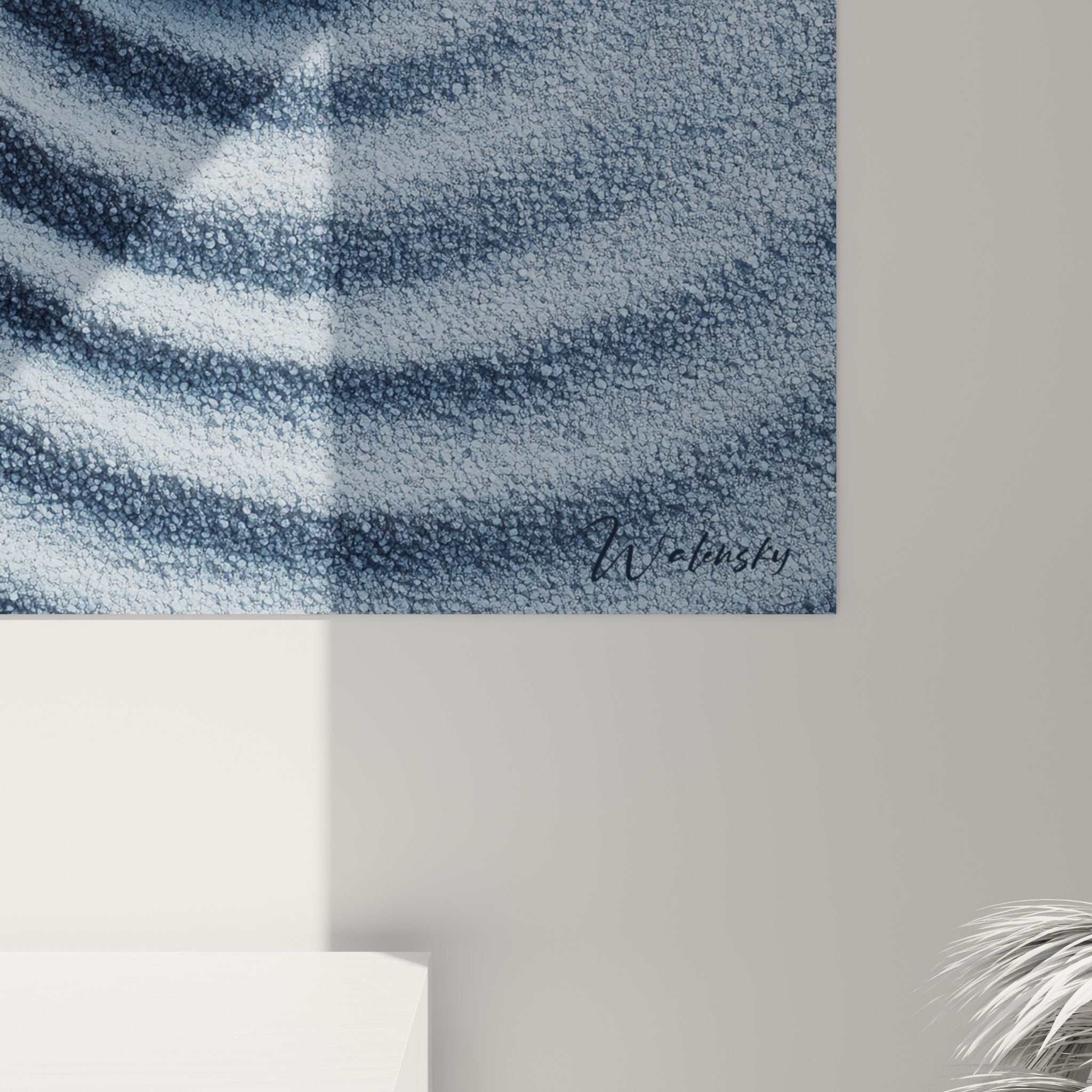 Vue d'ensemble du tableau zen sable bleu yin yang dans intérieur moderne épuré Edition Sable