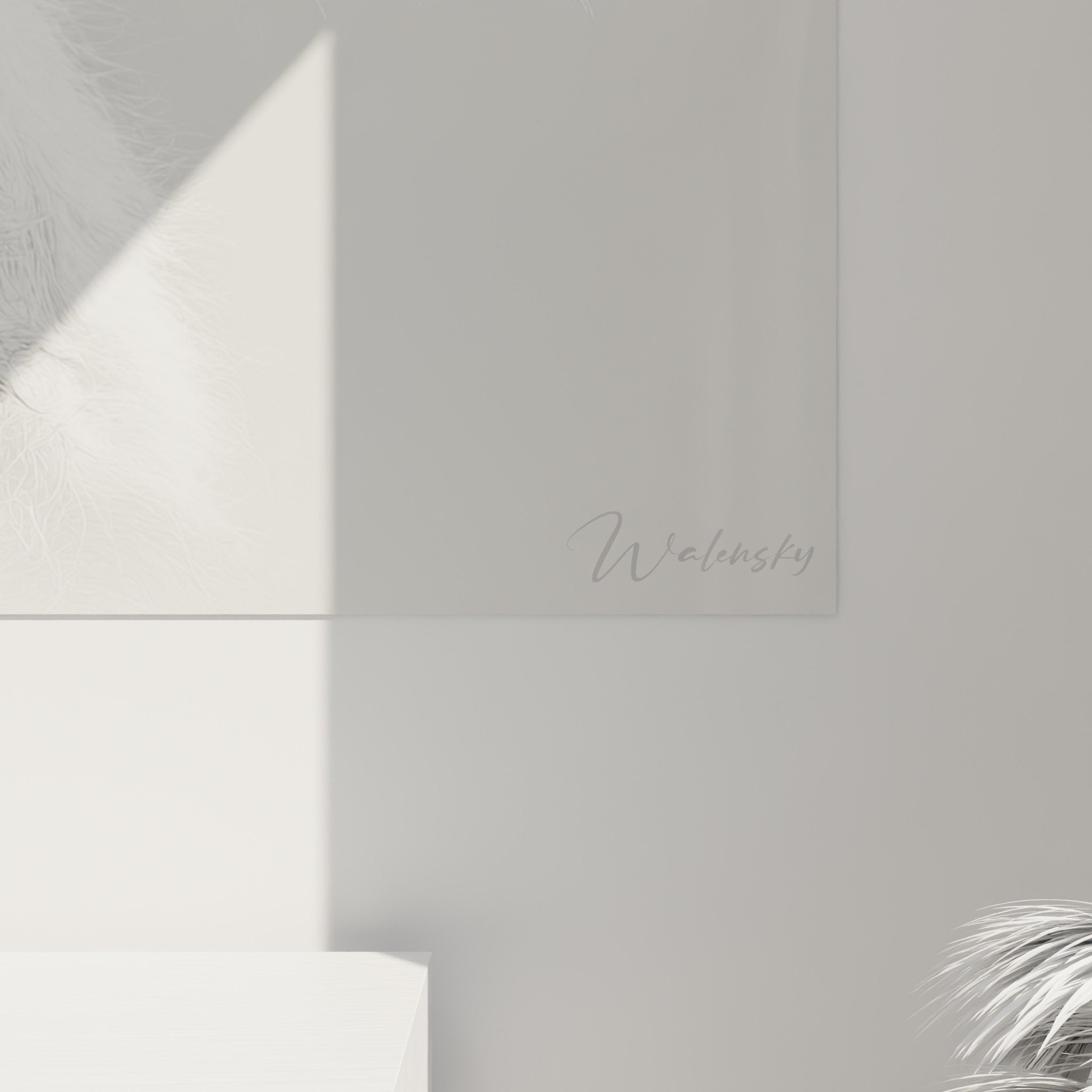 Vue d'ensemble du tableau portrait Schnauzer monochrome dans intérieur contemporain aux tons neutres