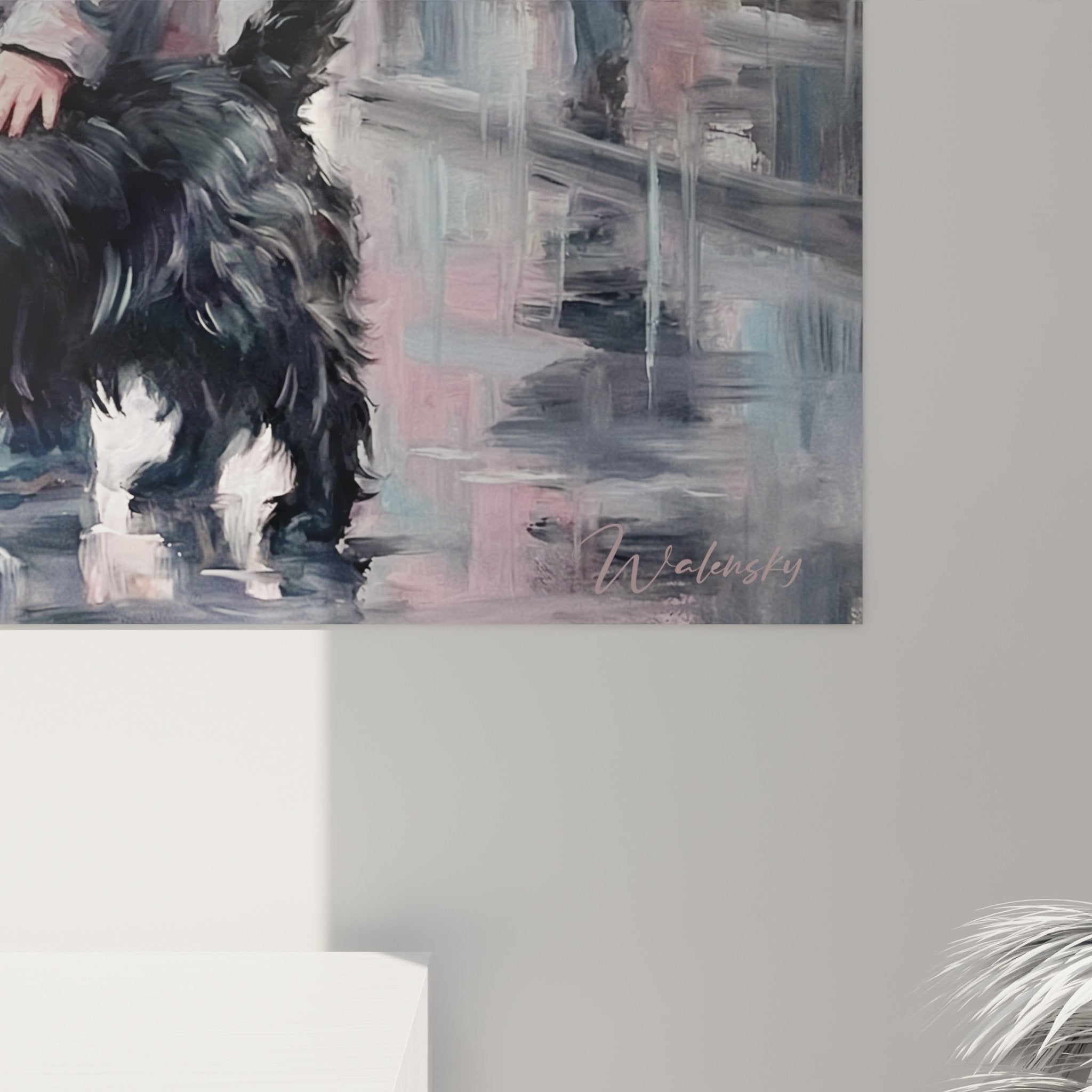 Vue d'ensemble tableau scène de pluie urbaine avec Scottish Terrier dans intérieur contemporain élégant