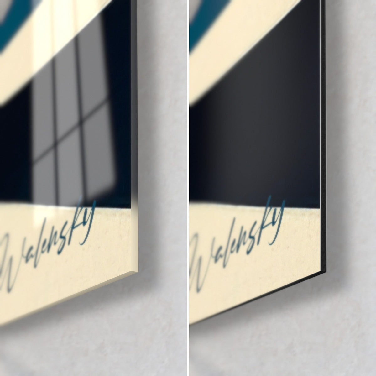 Tableau courbe ivoire et bleu nuit, coin bas droit : verre acrylique brillant à gauche, alu Dibond mat à droite, tranche de 3 mm