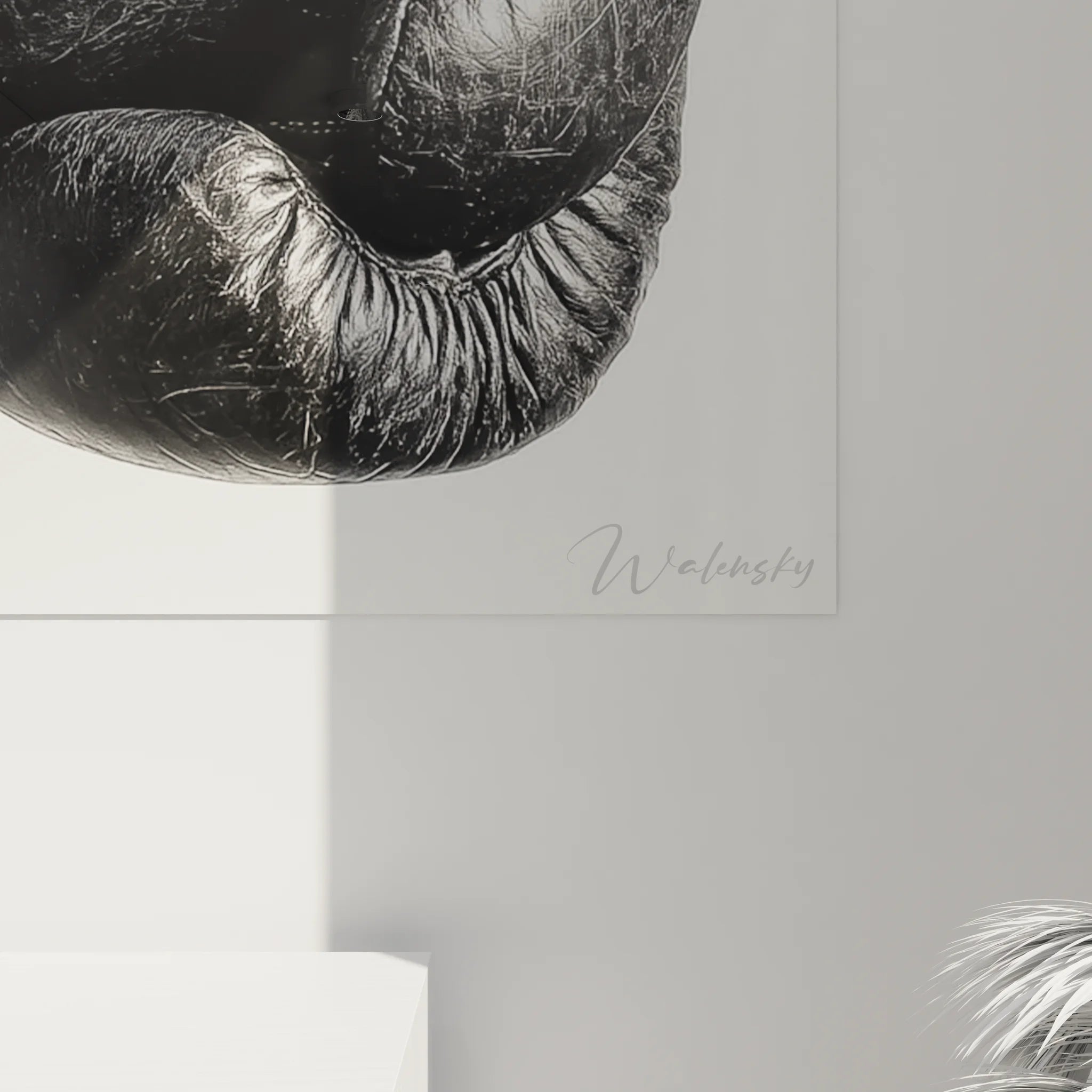 Vue ensemble tableau gants de boxe noir blanc, œuvre art mural sports combat décoration intérieur moderne