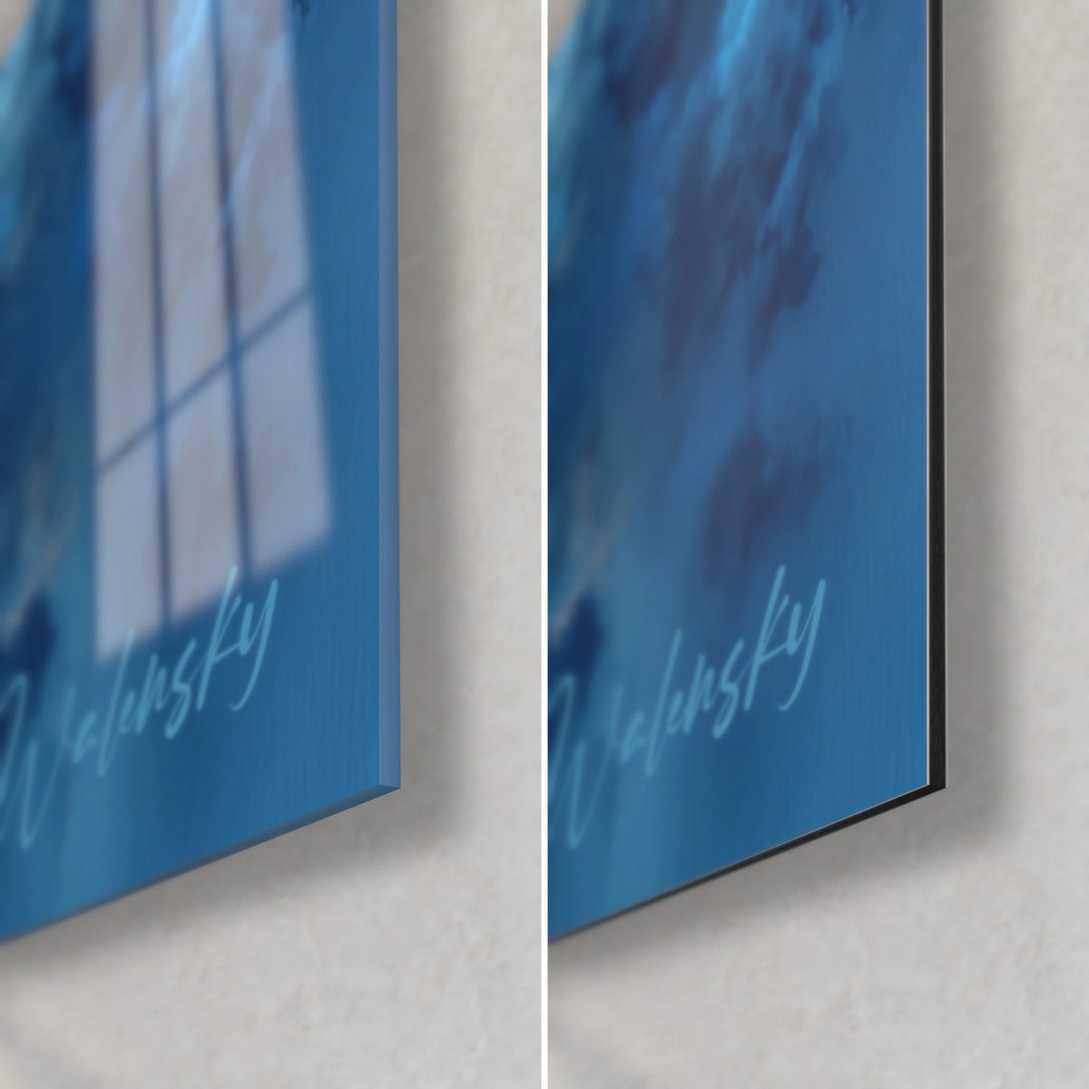 Wall art saber-toothed tiger, bottom right corner in glossy glass and matte Dibond aluminium, pale blue signature, 3 mm edge