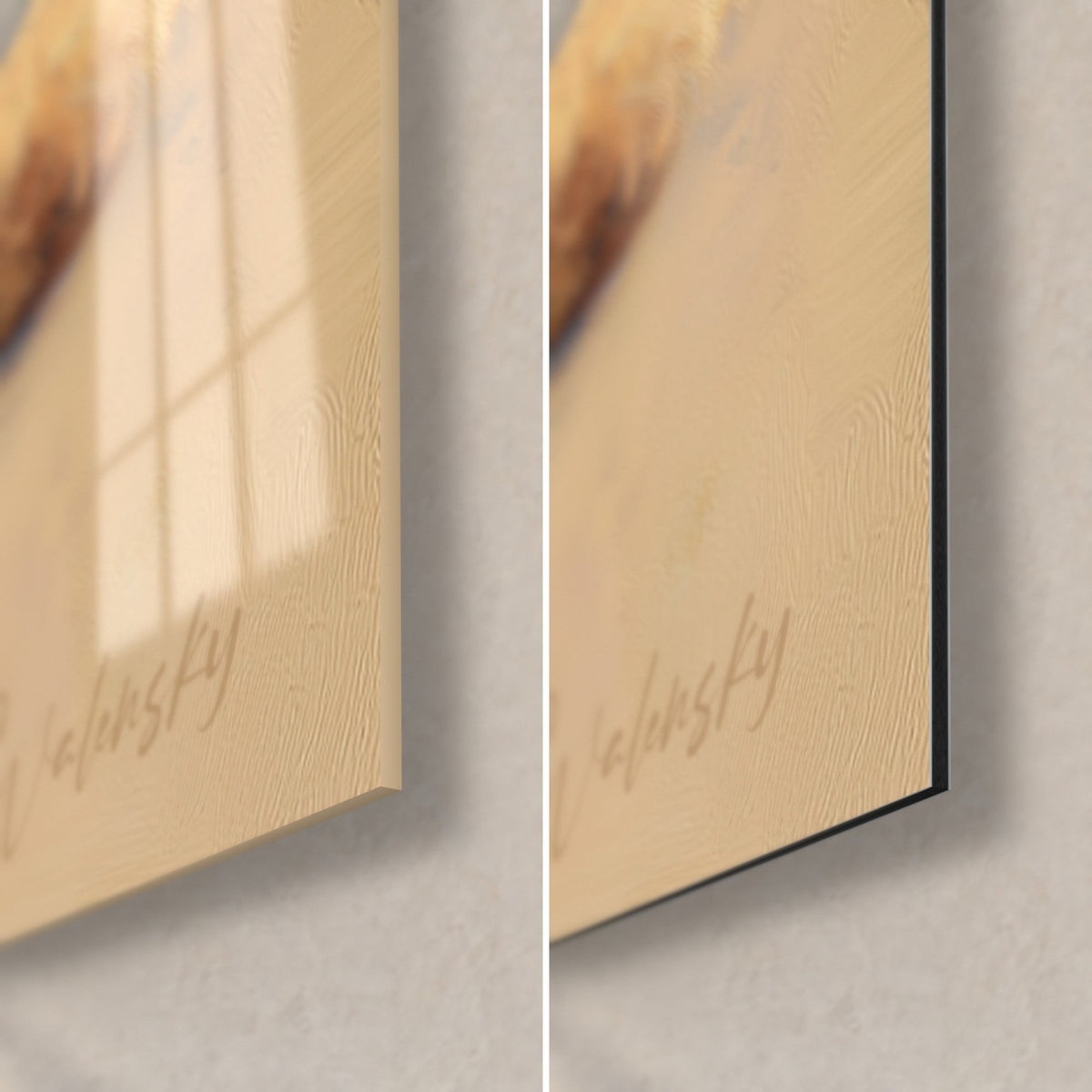 Schilderij van een slapende blonde hond, rechteronderhoek: glanzend acrylglas met weerspiegelingen links, mat zwart Dibond-aluminium rechts, rand van 3 mm