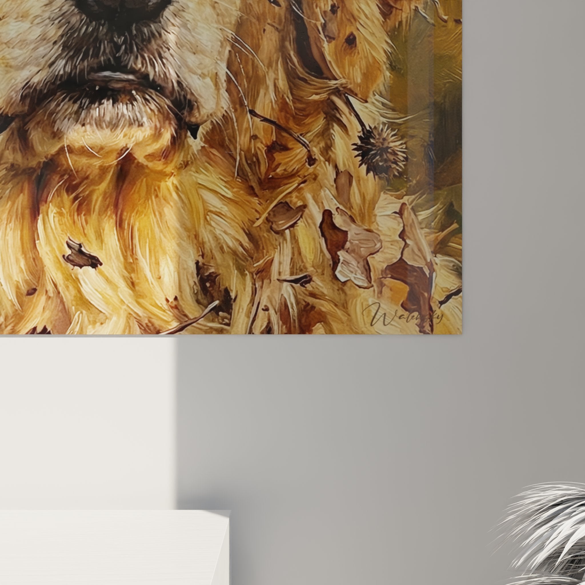 Vue ensemble Golden Retriever automne salon moderne murs clairs mobilier bois décoration naturelle harmonieuse