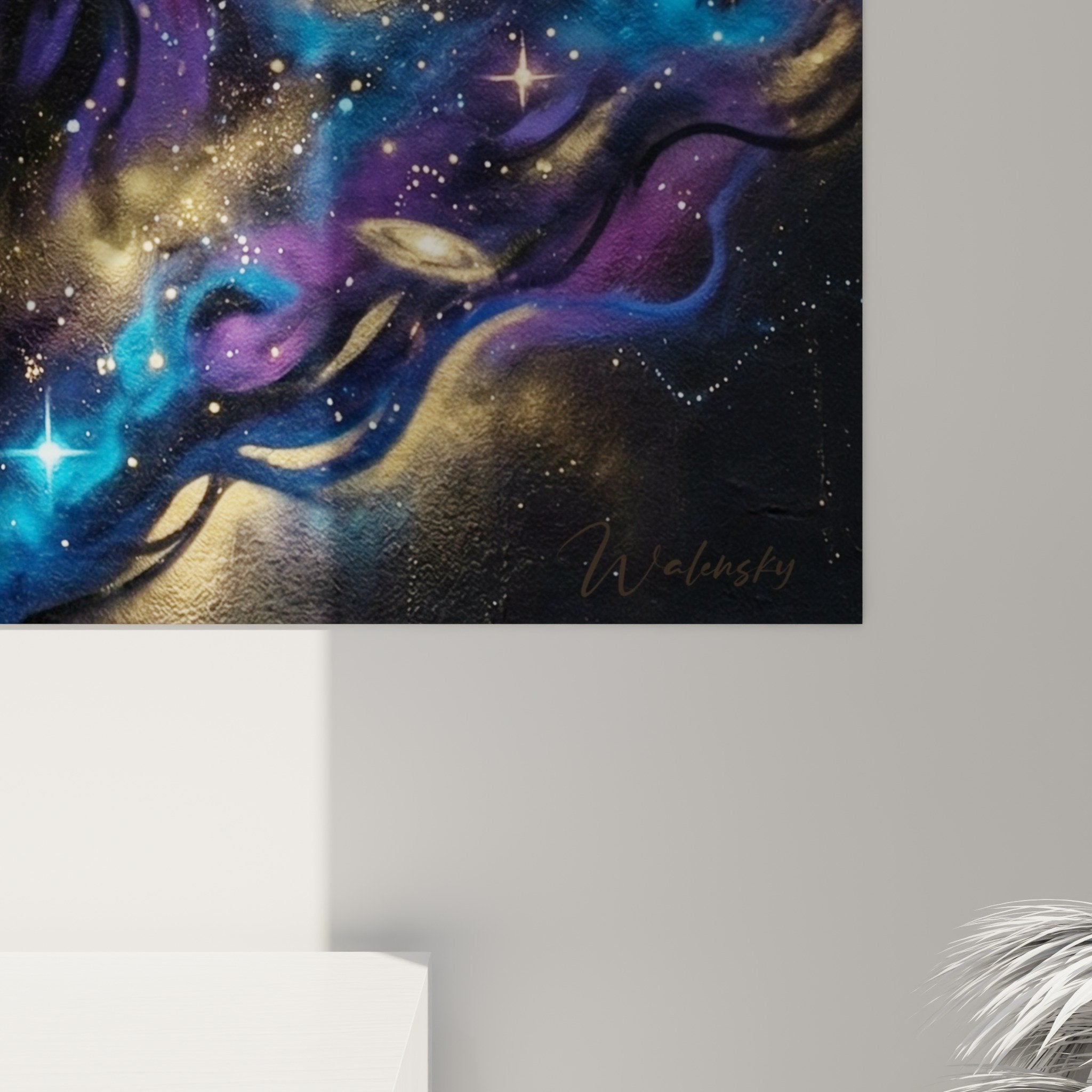 Vue ensemble portrait cosmique violet bleu galaxie cheveux decoration interieur moderne