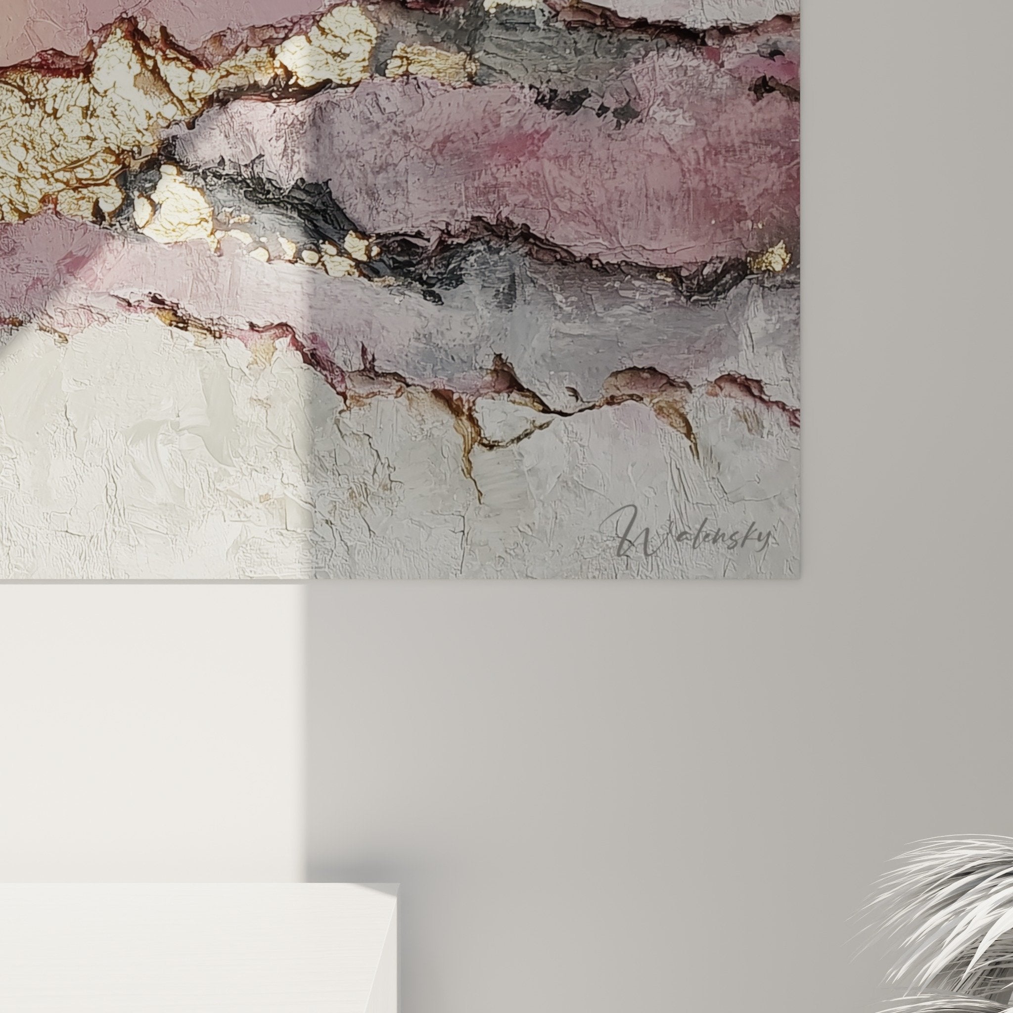 Gesamtansicht abstraktes Gemälde Rosa Gold modernes Wohnzimmer harmonische Wanddekoration Feng Shui