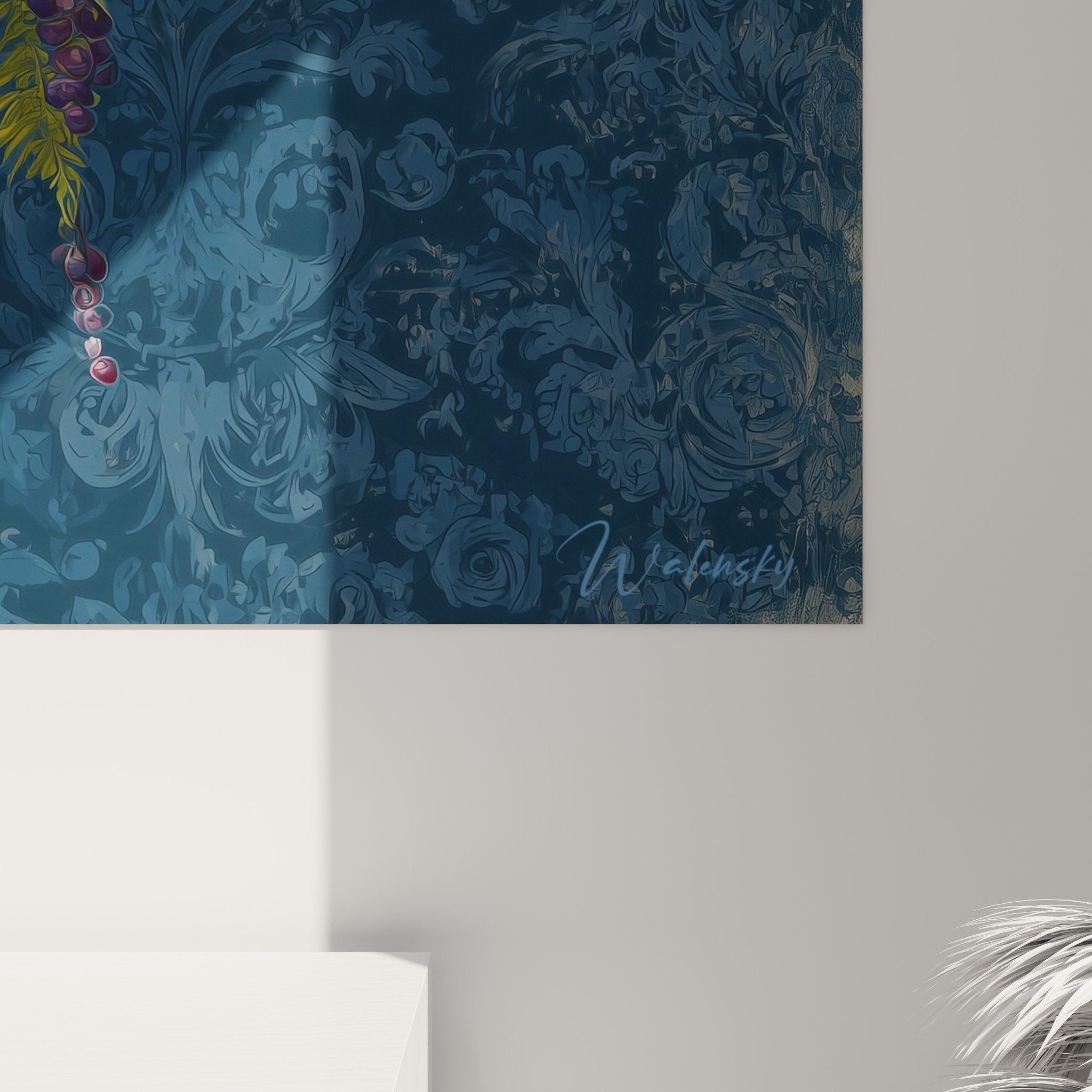 Vue ensemble tableau autruche noble parure florale perles salon decoration murale originale