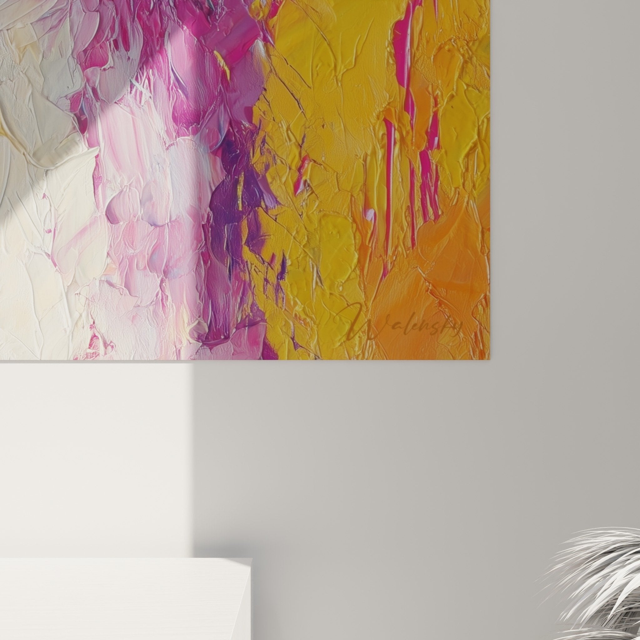 Vue ensemble tableau autruche moderne salon contemporain decoration murale art animalier colore