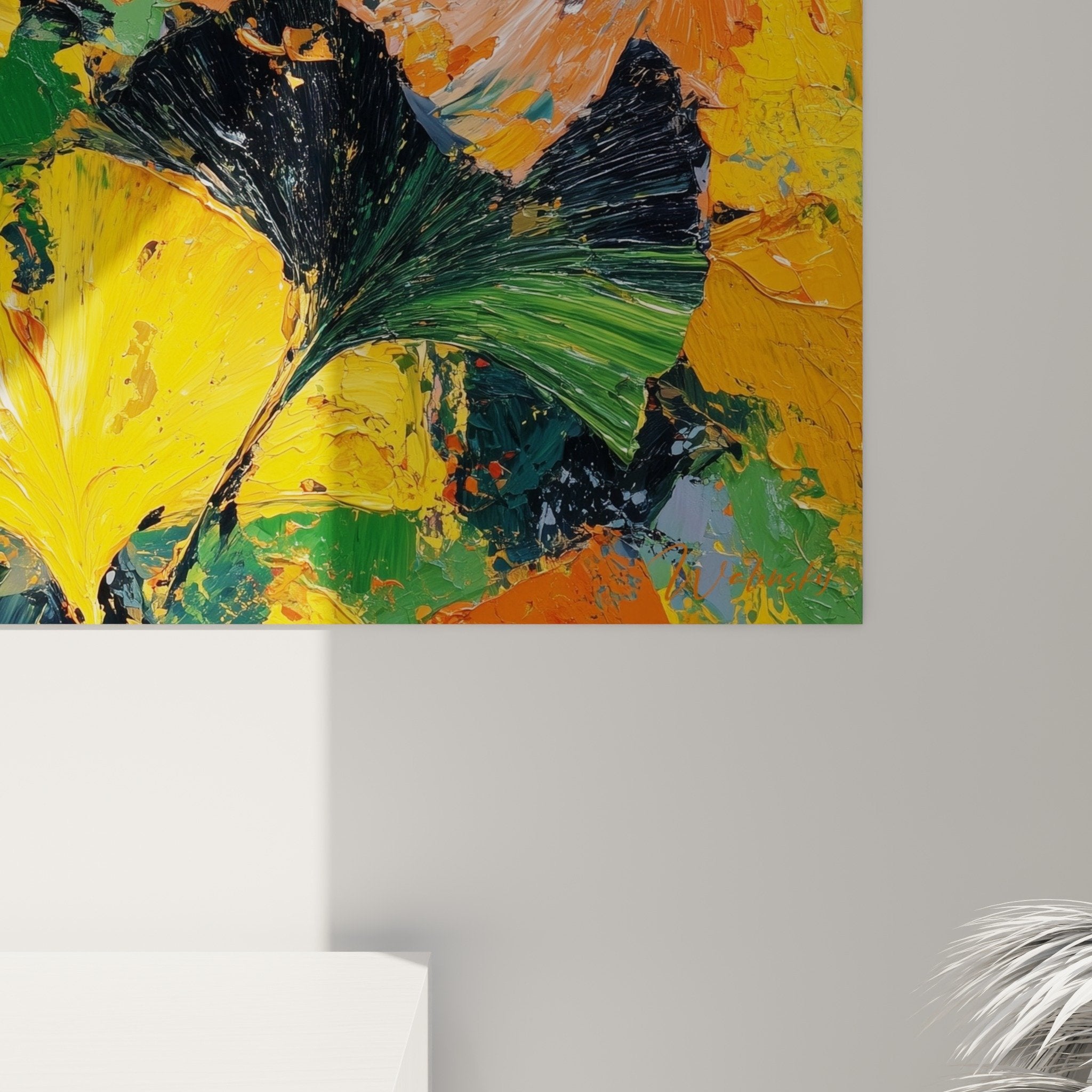 Vue ensemble tableau panoramique ginkgo salon moderne mur blanc decoration murale couleurs automnales