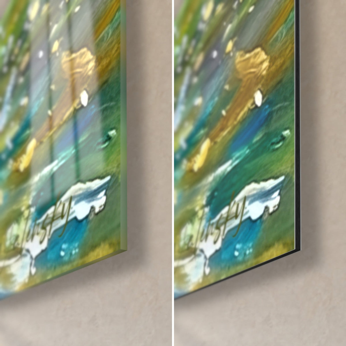 Tableau sanglier en coups de pinceau, coin bas droit : éclats turquoise et or, reflets du verre brillant et alu Dibond mat noir