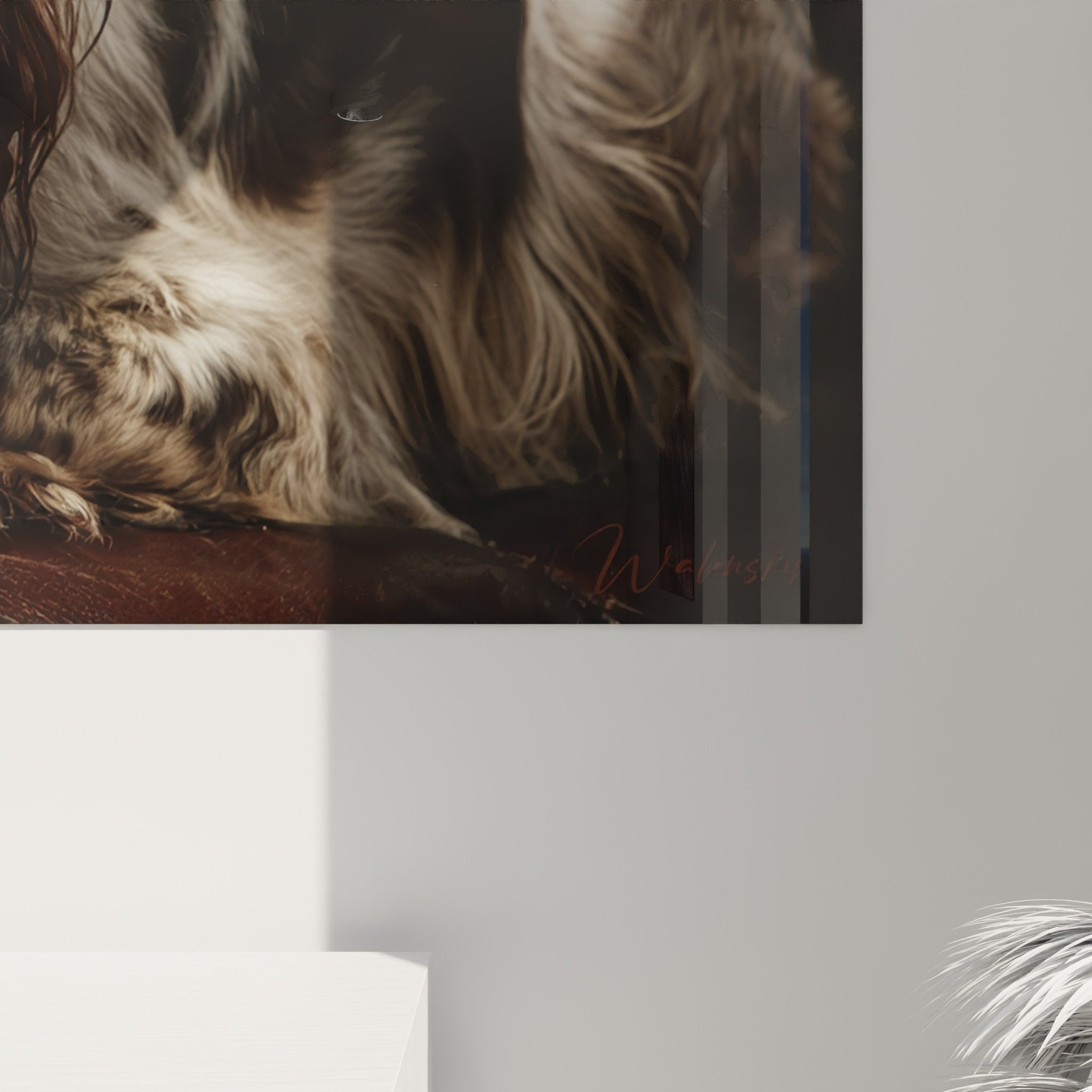 Vue ensemble tableau Springer Anglais salon, canapé cuir décoration murale, harmonie couleurs brunes naturelles