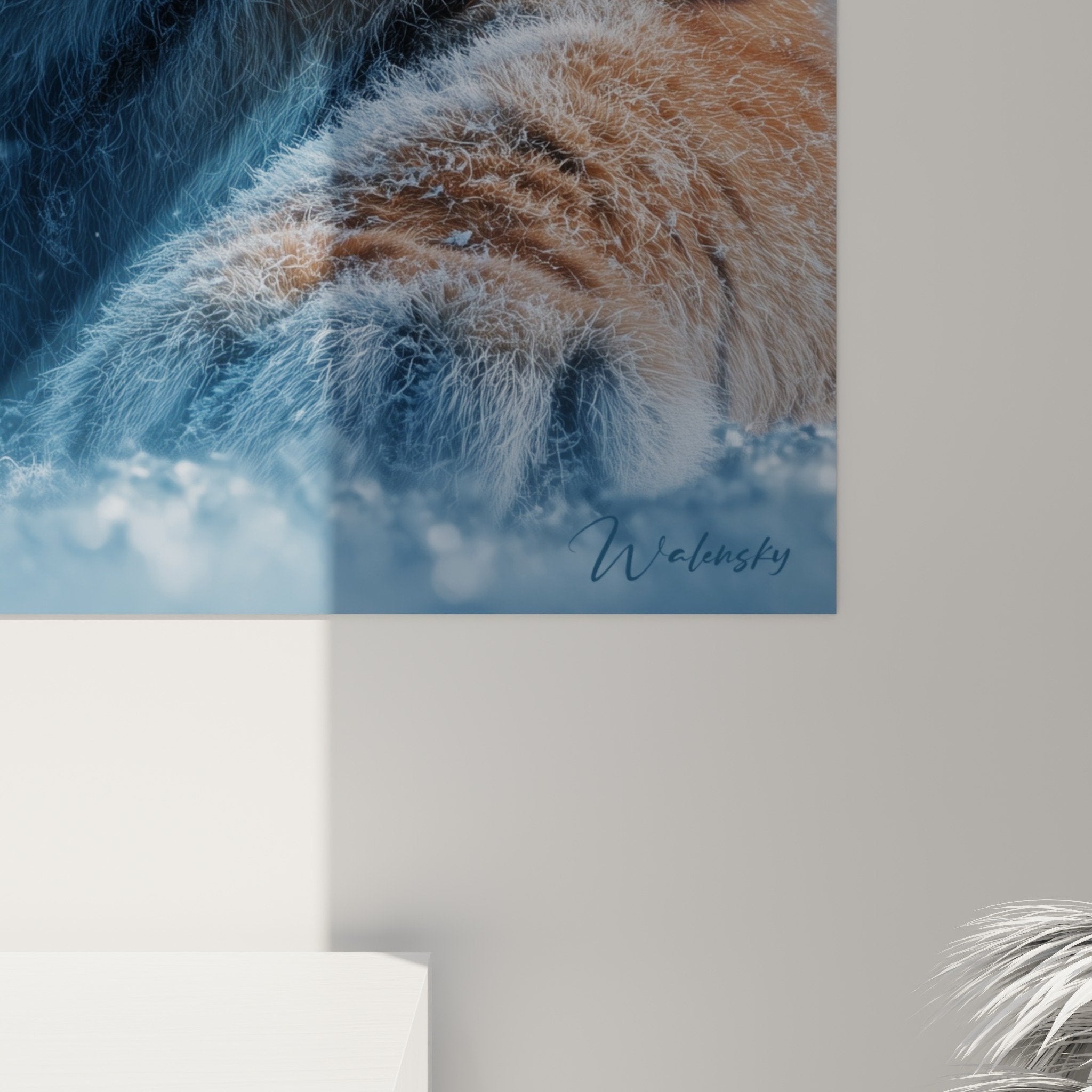 Vue ensemble tableau tigre neige decoration salon mur gris canape moderne art animalier elegant