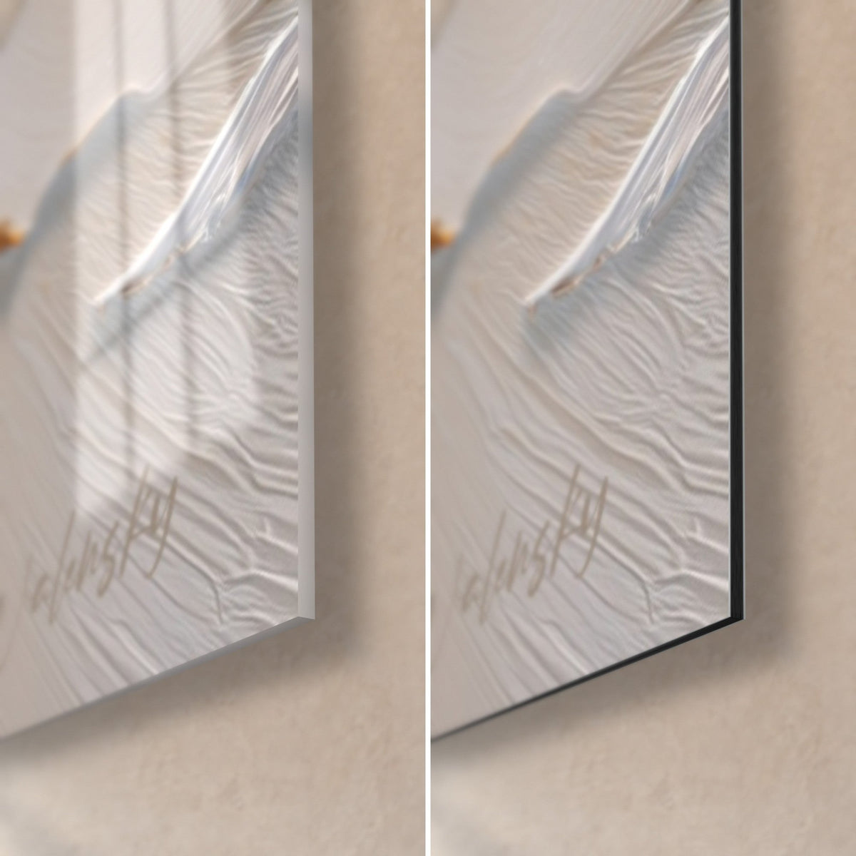 Tableau coulée d'or et peinture blanche épaisse, coin bas droit : verre brillant à gauche, Dibond mat noir à droite