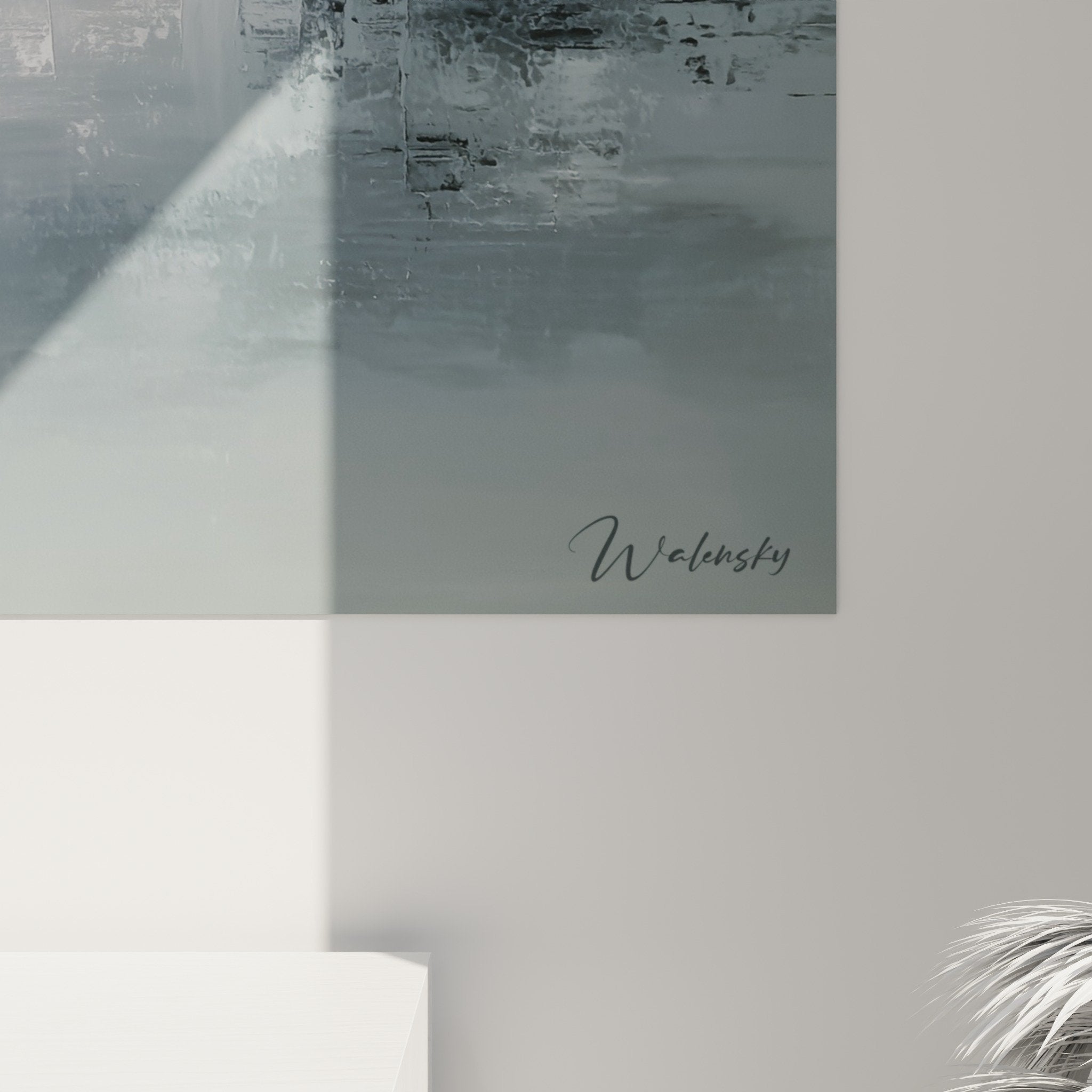 Vue ensemble tableau abstrait gris blanc, composition equilibree, formes emergentes et reflets aquatiques