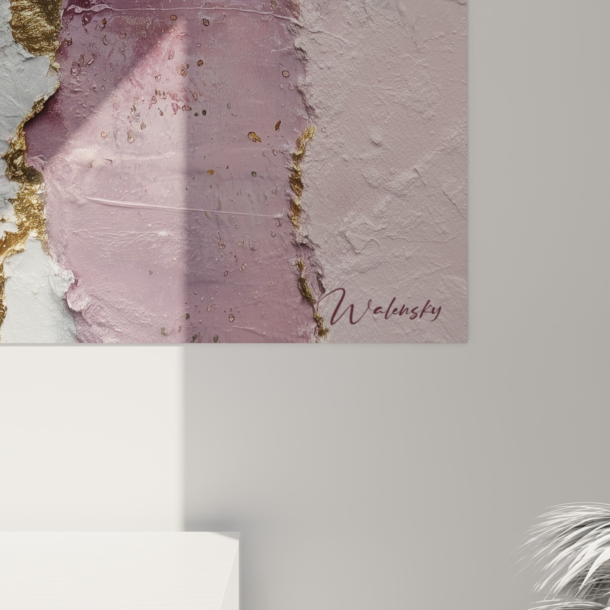 Vue ensemble tableau abstrait rose blanc or composition minerale feng shui sud ouest terre deco