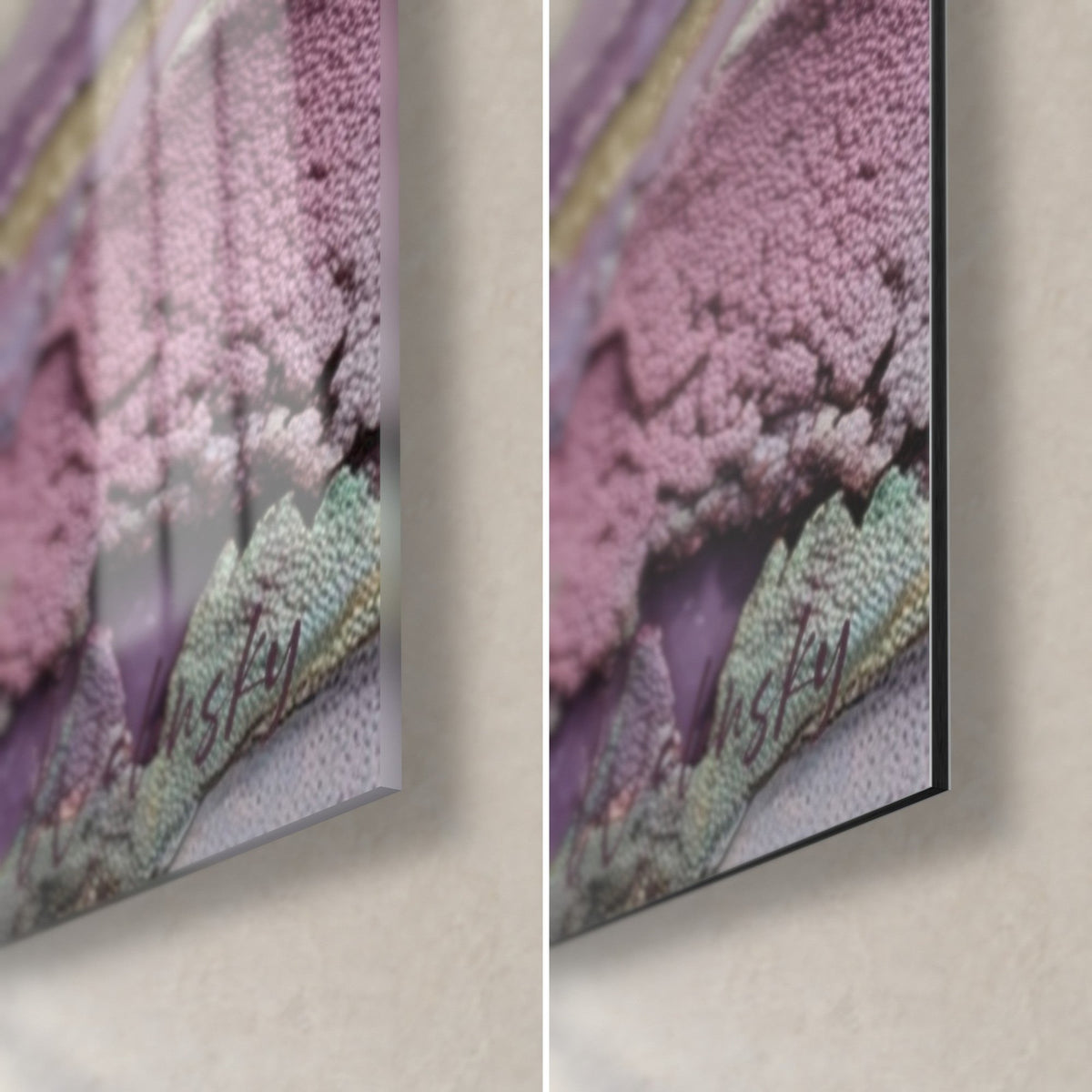 Tableau couches de pâte pastel rose et turquoise, coin bas droit : verre brillant à reflets, Dibond noir mat, tranche 3 mm