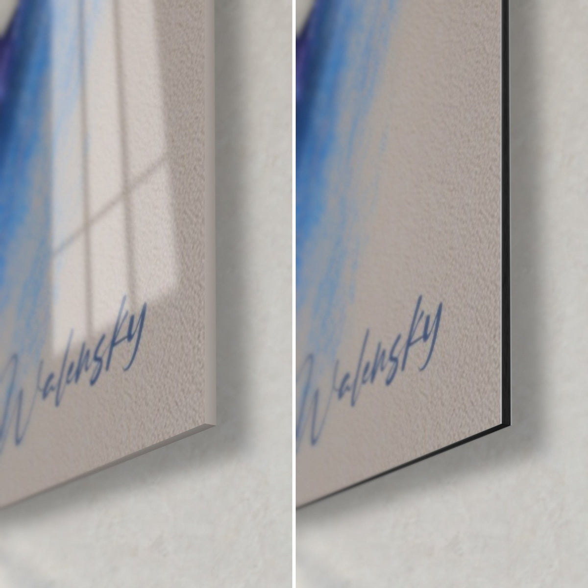 Wall art bird with royal blue and ochre feathers, bottom right corner in glossy glass and matte Dibond aluminium, 3 mm thickness