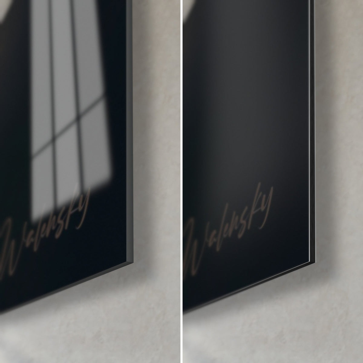 Gemälde Straußenkopf in Silbergrau auf schwarzem Hintergrund, untere rechte Ecke: glänzendes Acrylglas links, mattes Dibond-Aluminium rechts, 3 mm Kante