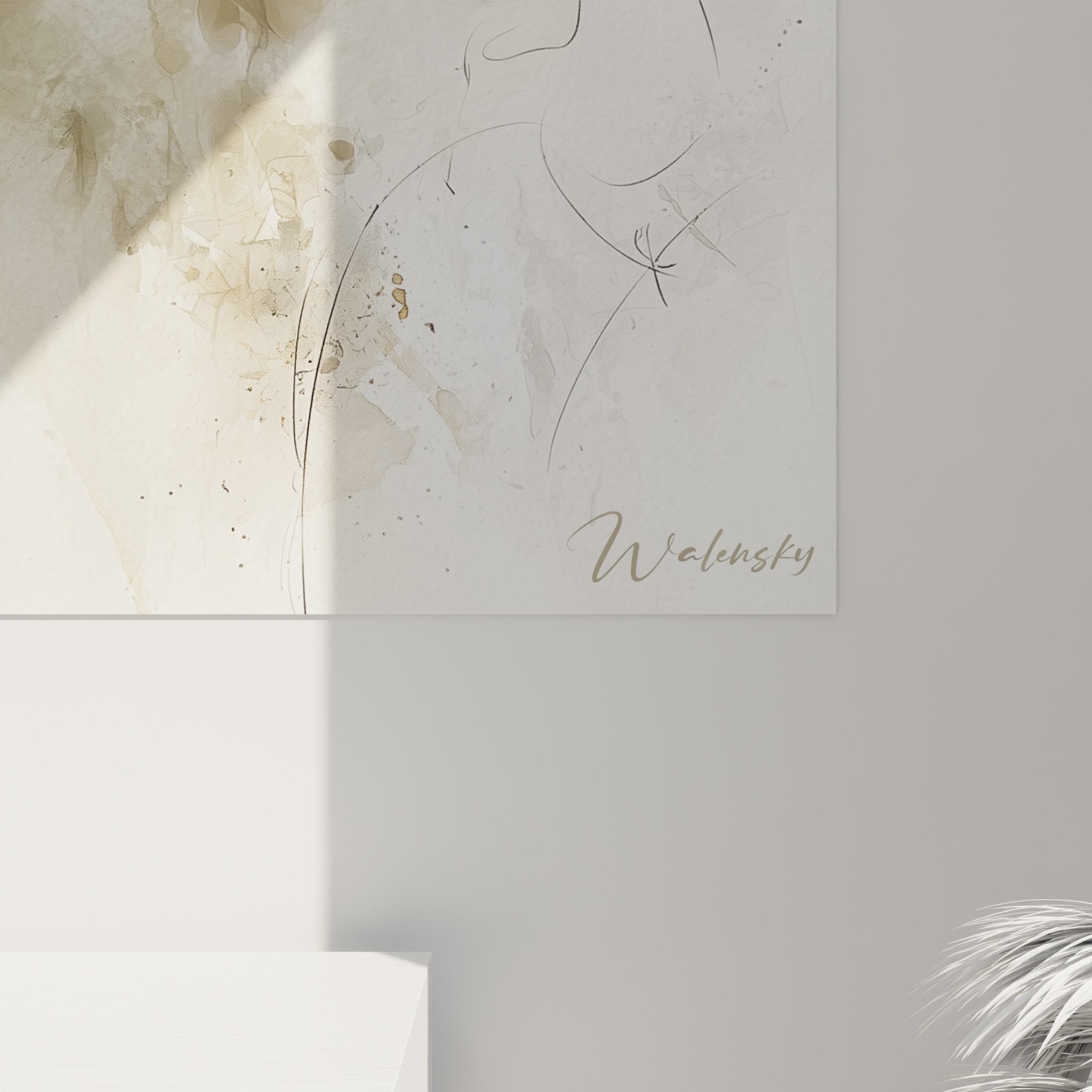 Vista d'insieme quadro Bichon Frise stile acquerello toni neutri beige decorazione interni moderni