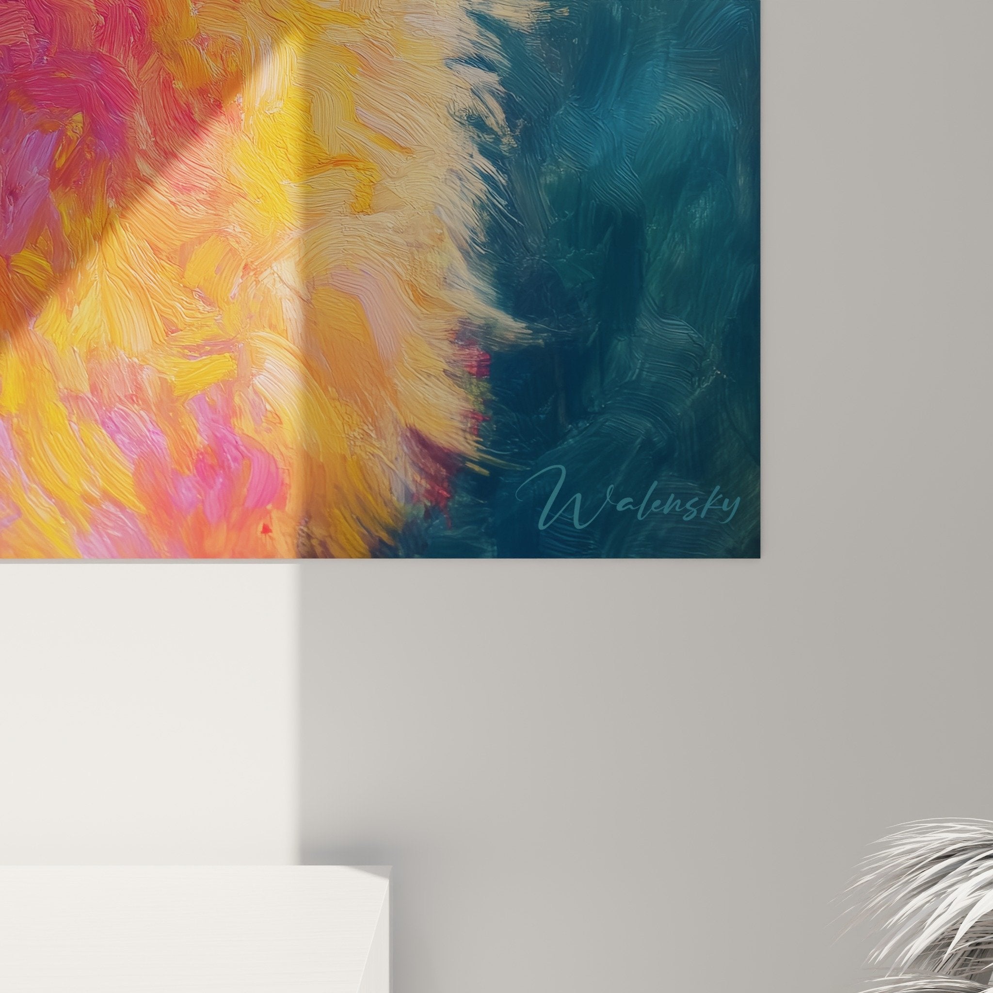 Gesamtansicht des farbenfrohen Bichon Havanese Kunstdrucks als Teil der zeitgenössischen Inneneinrichtung