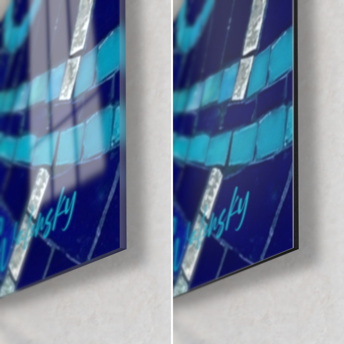 Tableau chien en mosaïque, coin bas droit : verre acrylique brillant et Dibond mat, tranche de 3 mm, bleu cobalt et turquoise