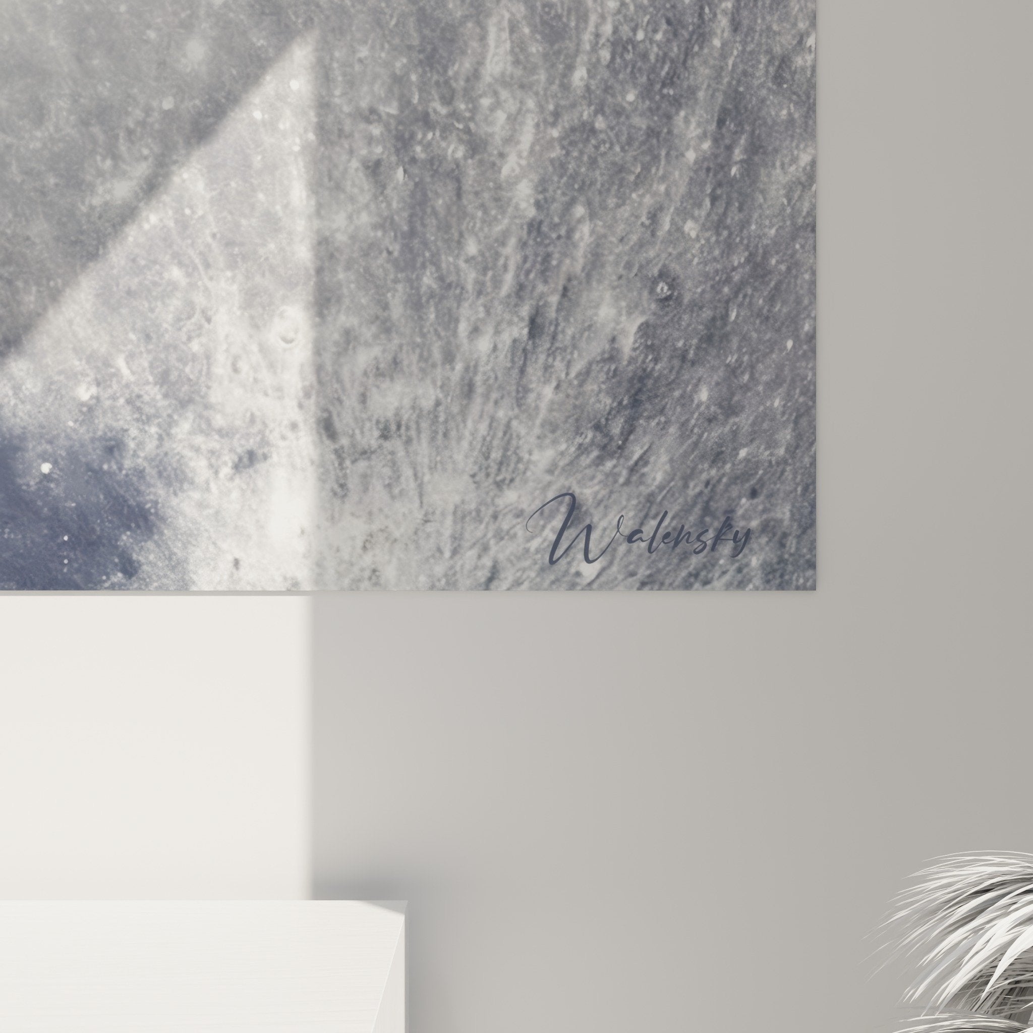 Vue ensemble tableau mural chauve-souris lune mystique decoration interieur tons argentes gris