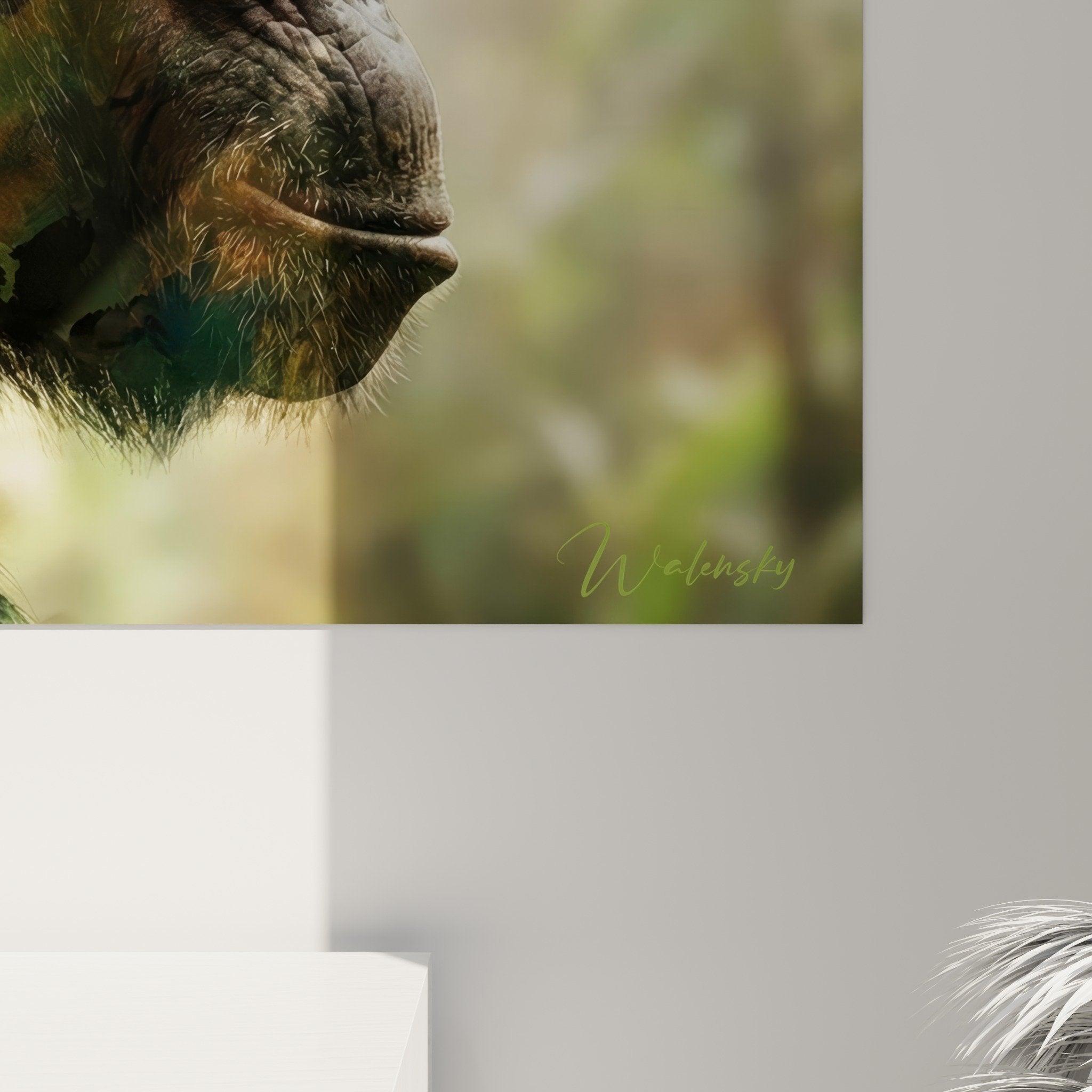 Vue ensemble tableau chimpanze vegetation luxuriante double exposition decoration murale tons dores naturels