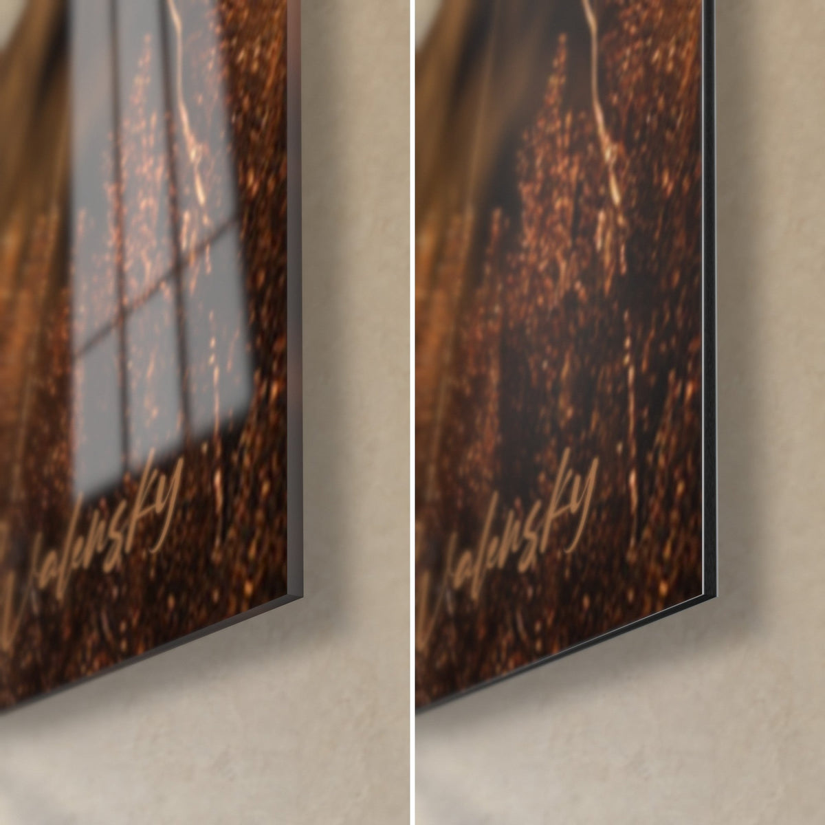 Wall art dog with honey-coloured coat and copper heather, bottom right corner: glossy acrylic glass on the left, matte black Dibond on the right