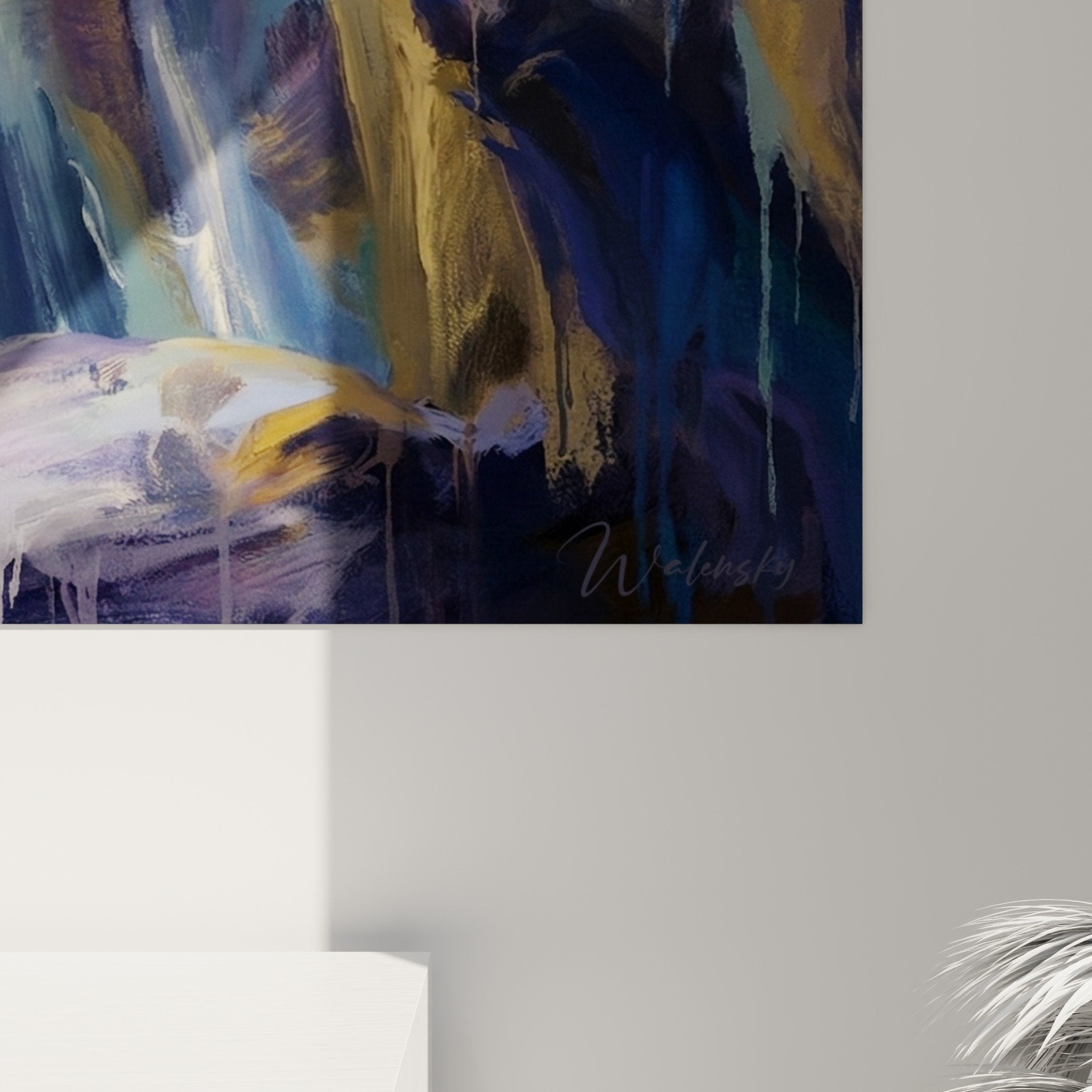Vue ensemble tableau silhouette cascade lumineuse tons dores bleus profonds composition expressionniste mystique bali