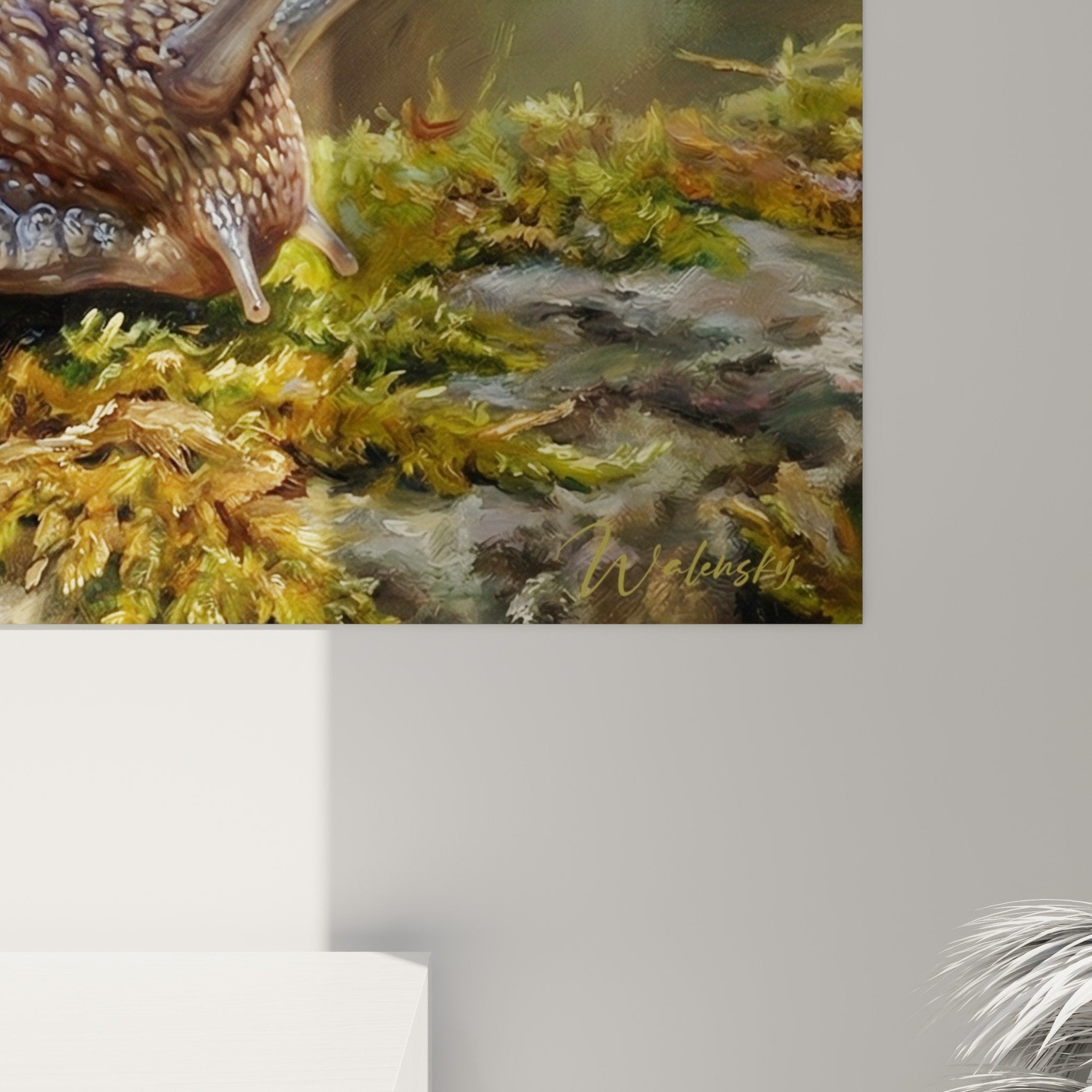 Gesamtansicht Schnecken-Wandbild Naturwandkunst grünes braunes realistisches Kunstwerk