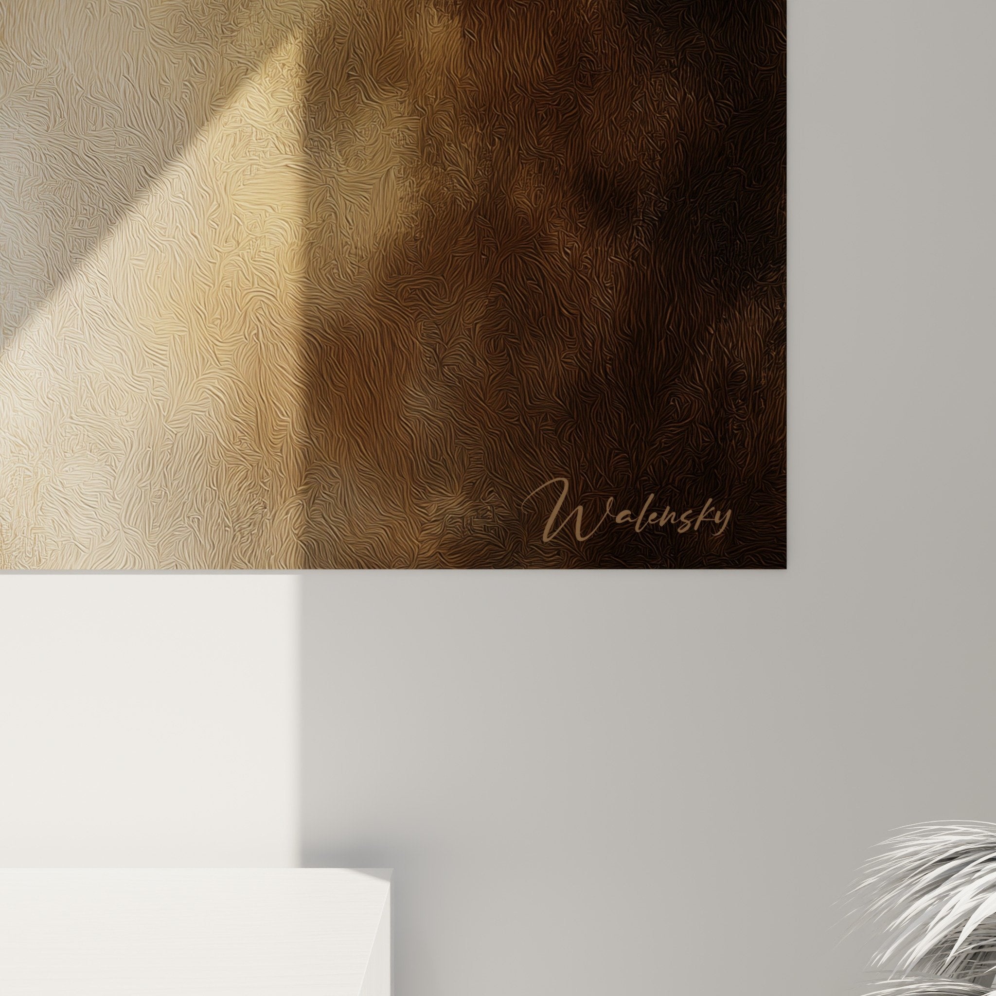 Gesamtansicht Eurasier Gemälde in Goldtönen in modernem Interieur helle Wand harmonische Dekoration Stil